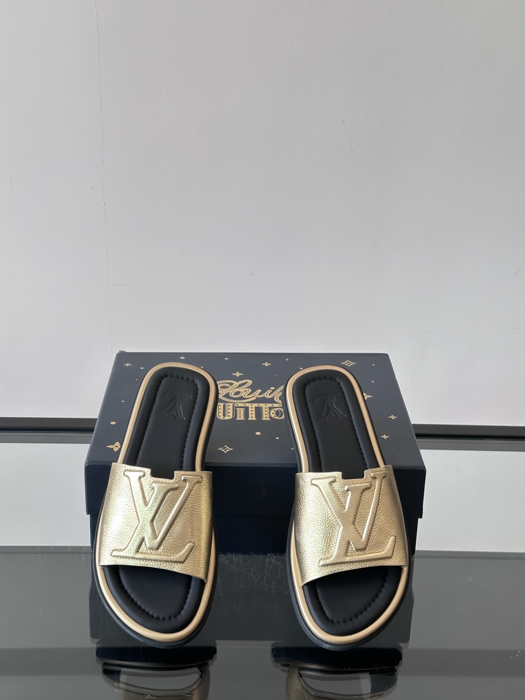 Louis Vuitton ss25 new arrival LV驴牌春夏系列新款平底沙滩拖鞋🥿简约精致