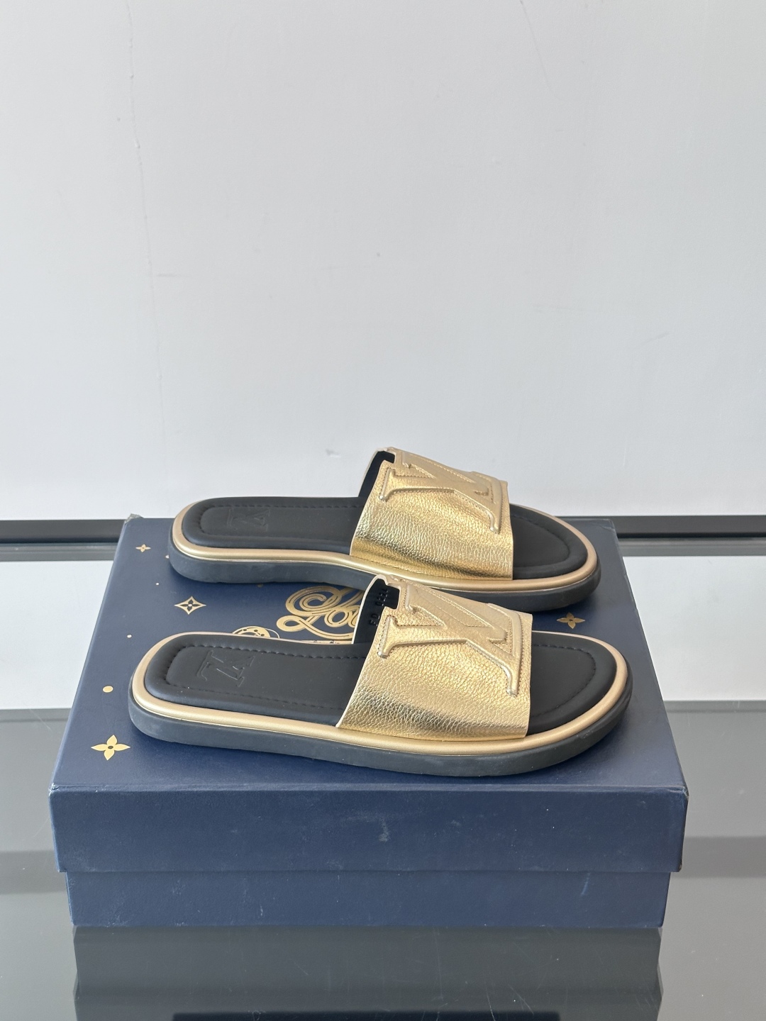 Louis Vuitton ss25 new arrival LV驴牌春夏系列新款平底沙滩拖鞋🥿简约精致