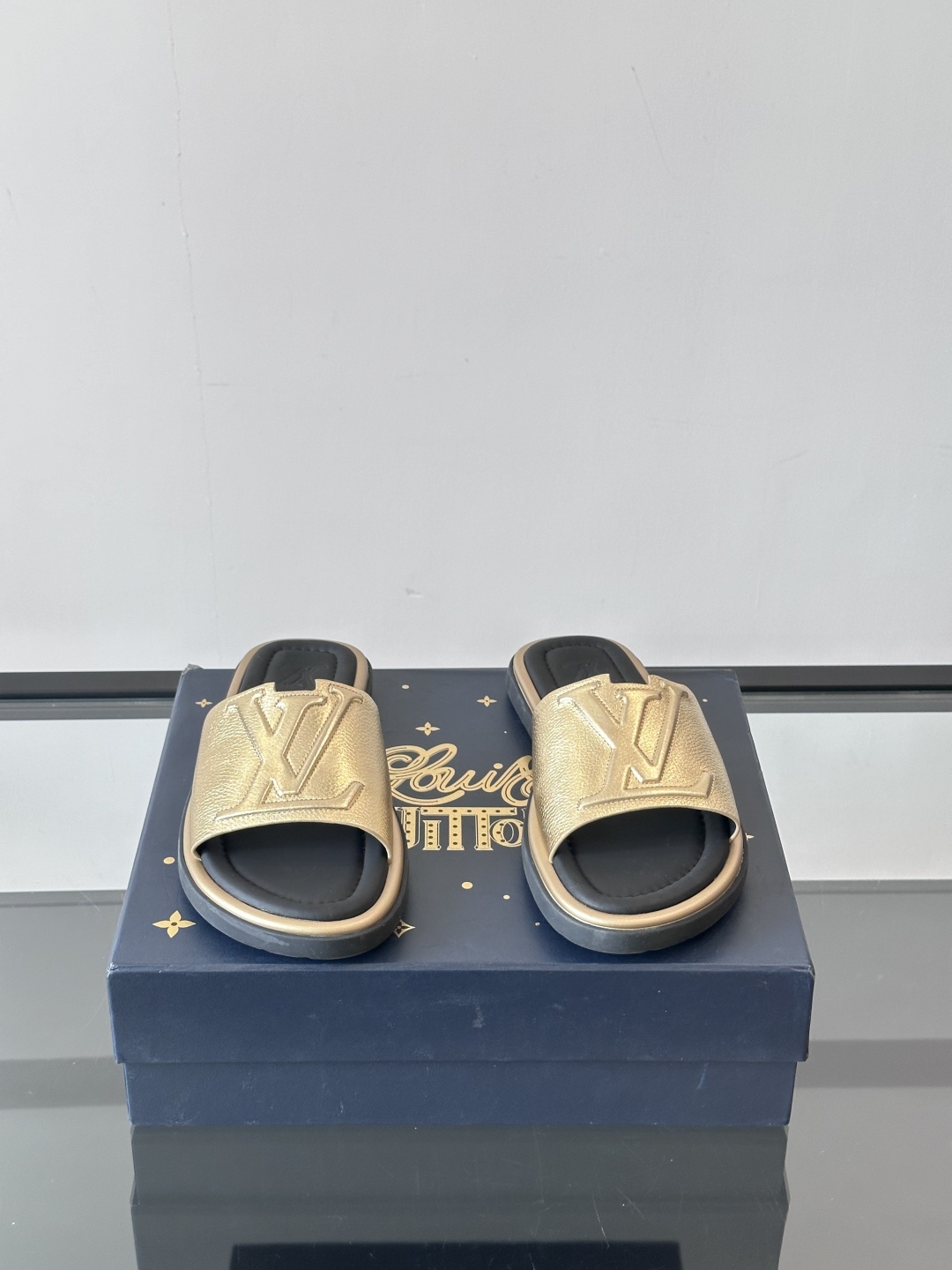 Louis Vuitton ss25 new arrival LV驴牌春夏系列新款平底沙滩拖鞋🥿简约精致