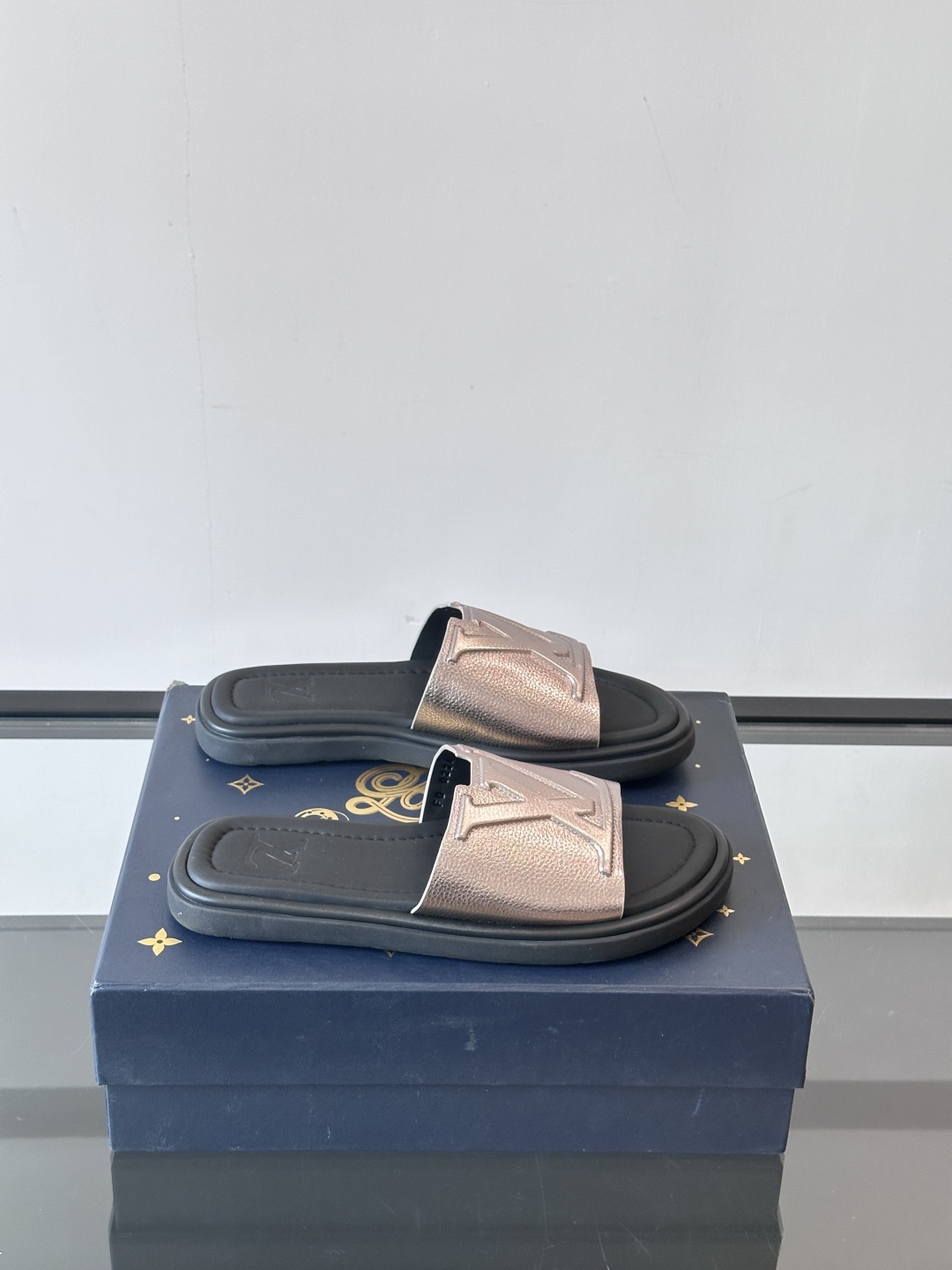 Louis Vuitton ss25 new arrival LV驴牌春夏系列新款平底沙滩拖鞋🥿简约精致