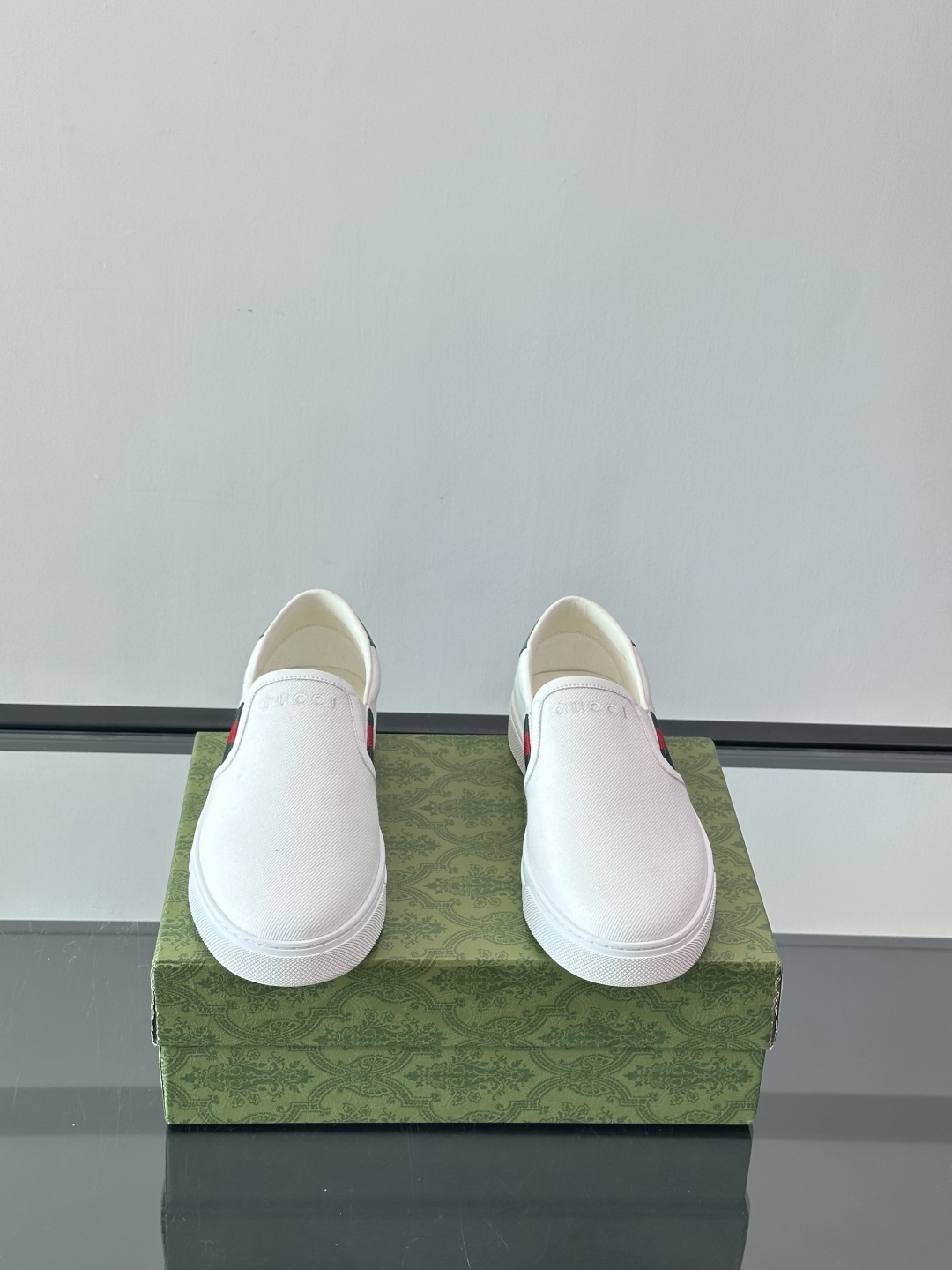 Gucci～经典一脚蹬休闲乐福鞋，原版印花帆布打造，搭配牛皮内里，注塑成型特制牛皮垫，带logo专属橡胶