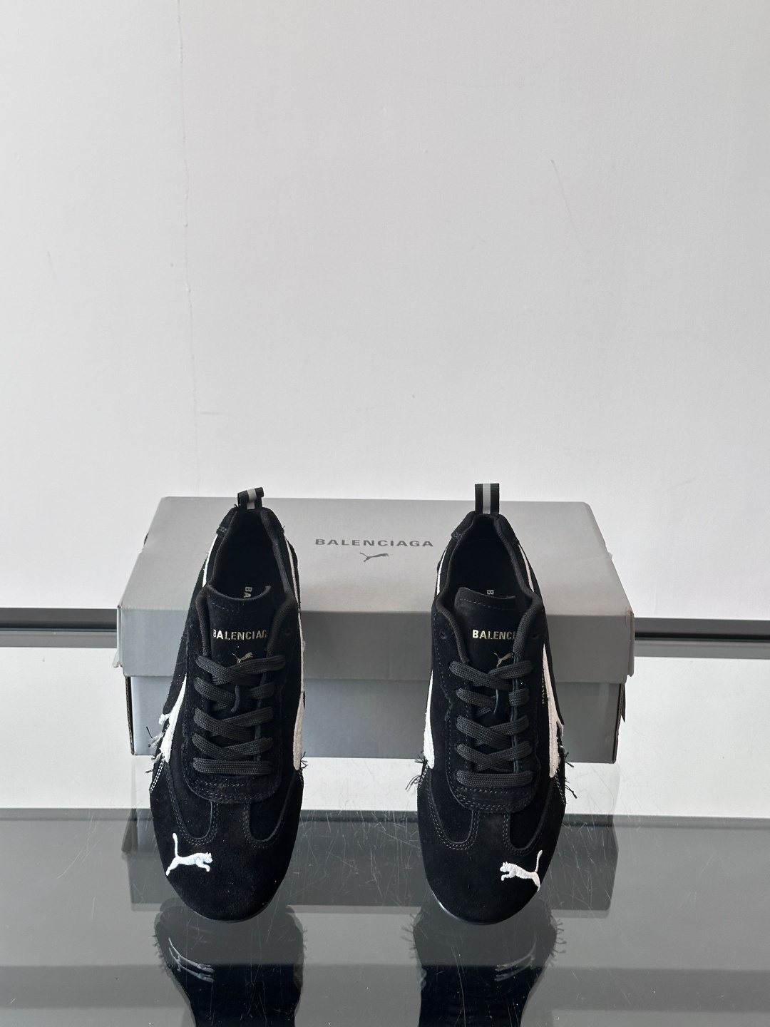 巴黎世家×Puma情侣款👫联名鞋 | 色彩玩出新高度‼️巴黎世家和Puma的2025早秋联名鞋太yyds