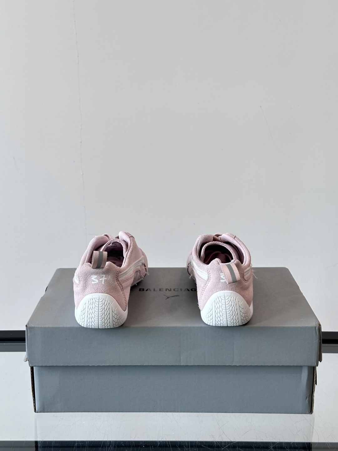 巴黎世家×Puma情侣款👫联名鞋 | 色彩玩出新高度‼️巴黎世家和Puma的2025早秋联名鞋太yyds
