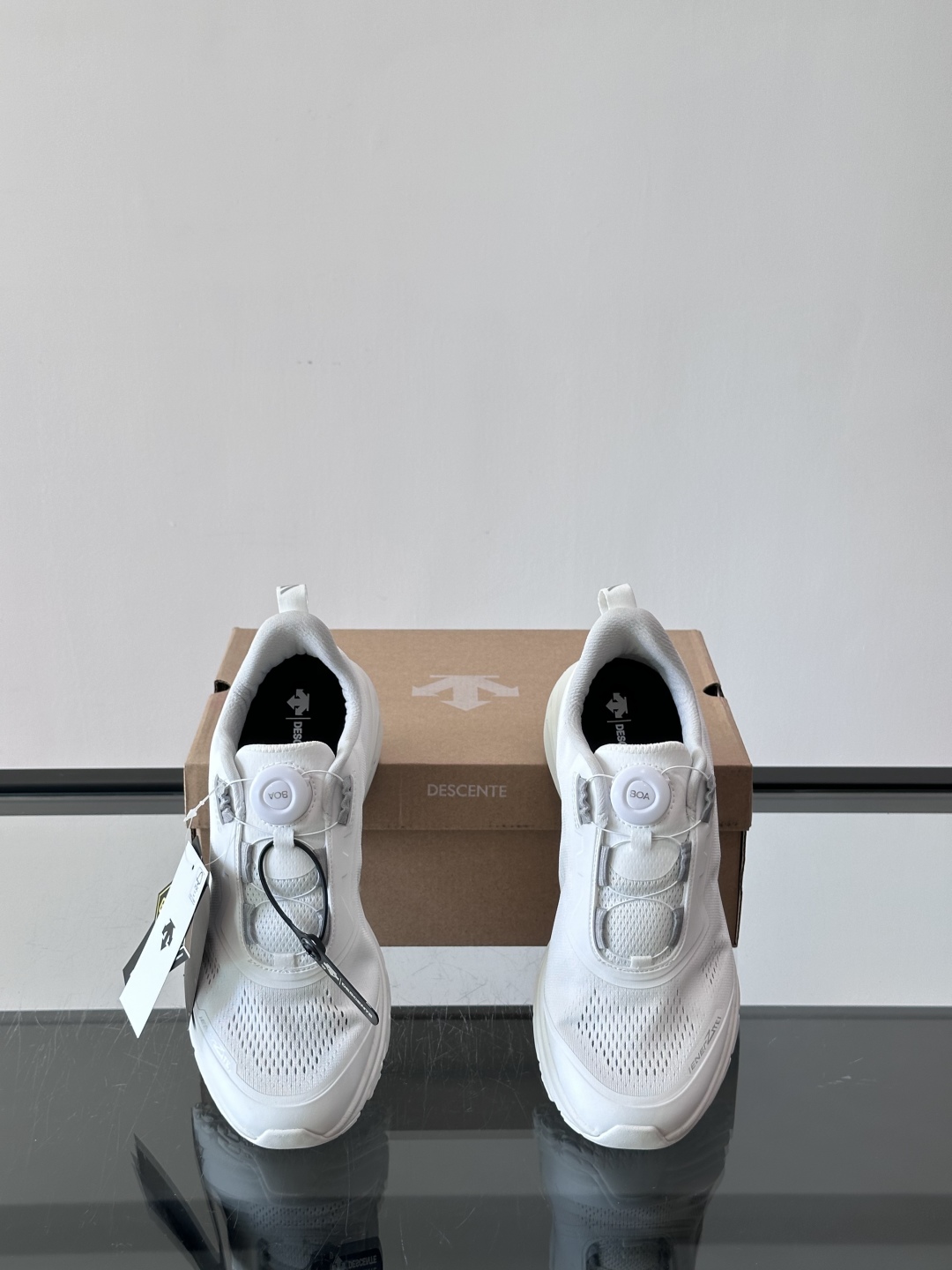 DESCENTE迪桑特运动健身缓震BOA男女同款跑鞋夏季夏日首选男女同款跑鞋👟
EASE AIR WIR