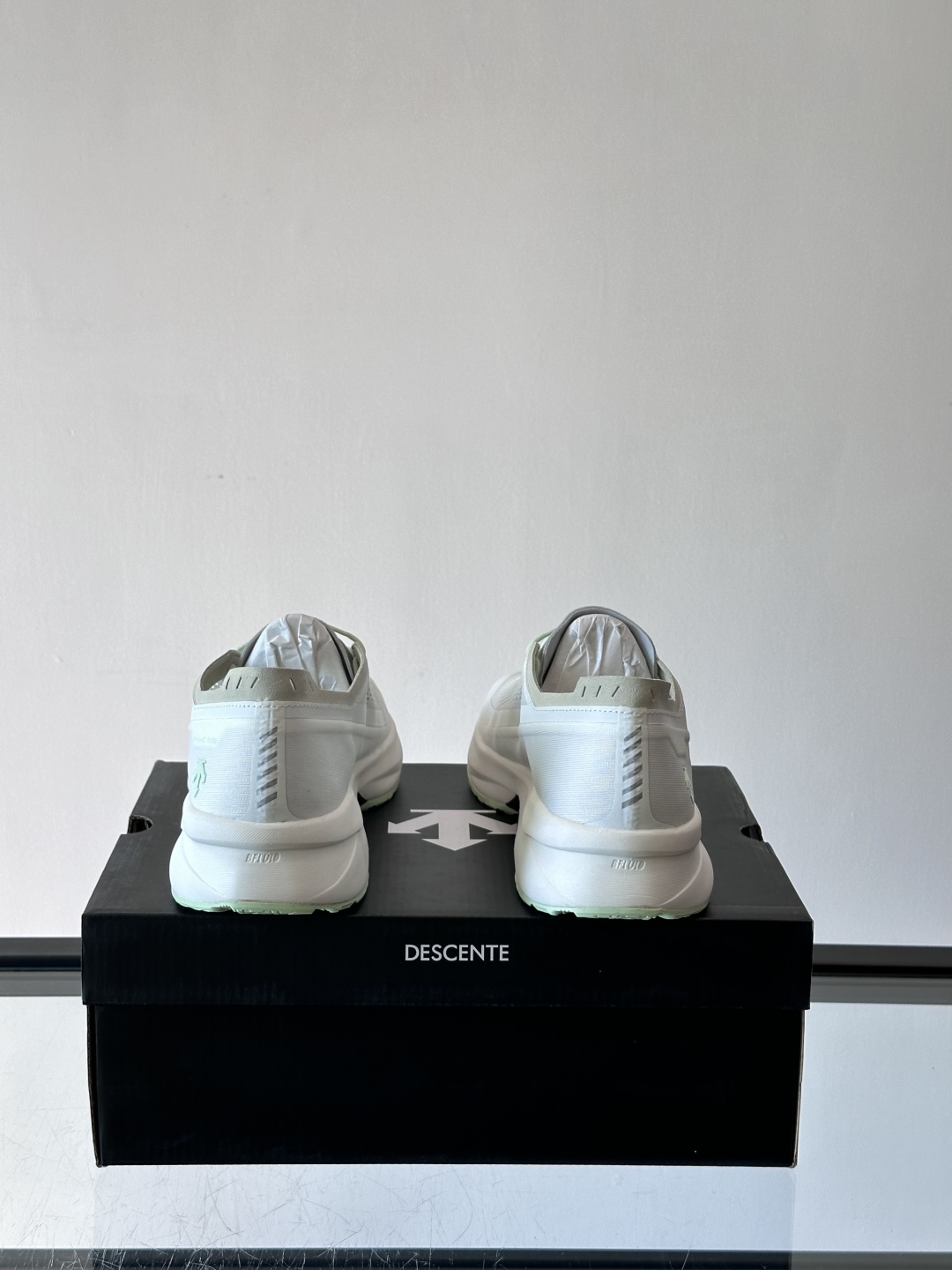 DESCENTE迪桑特新✅DESCENTE迪桑特跑步系列男女同款ENERZITE运动跑鞋DFLUID流体