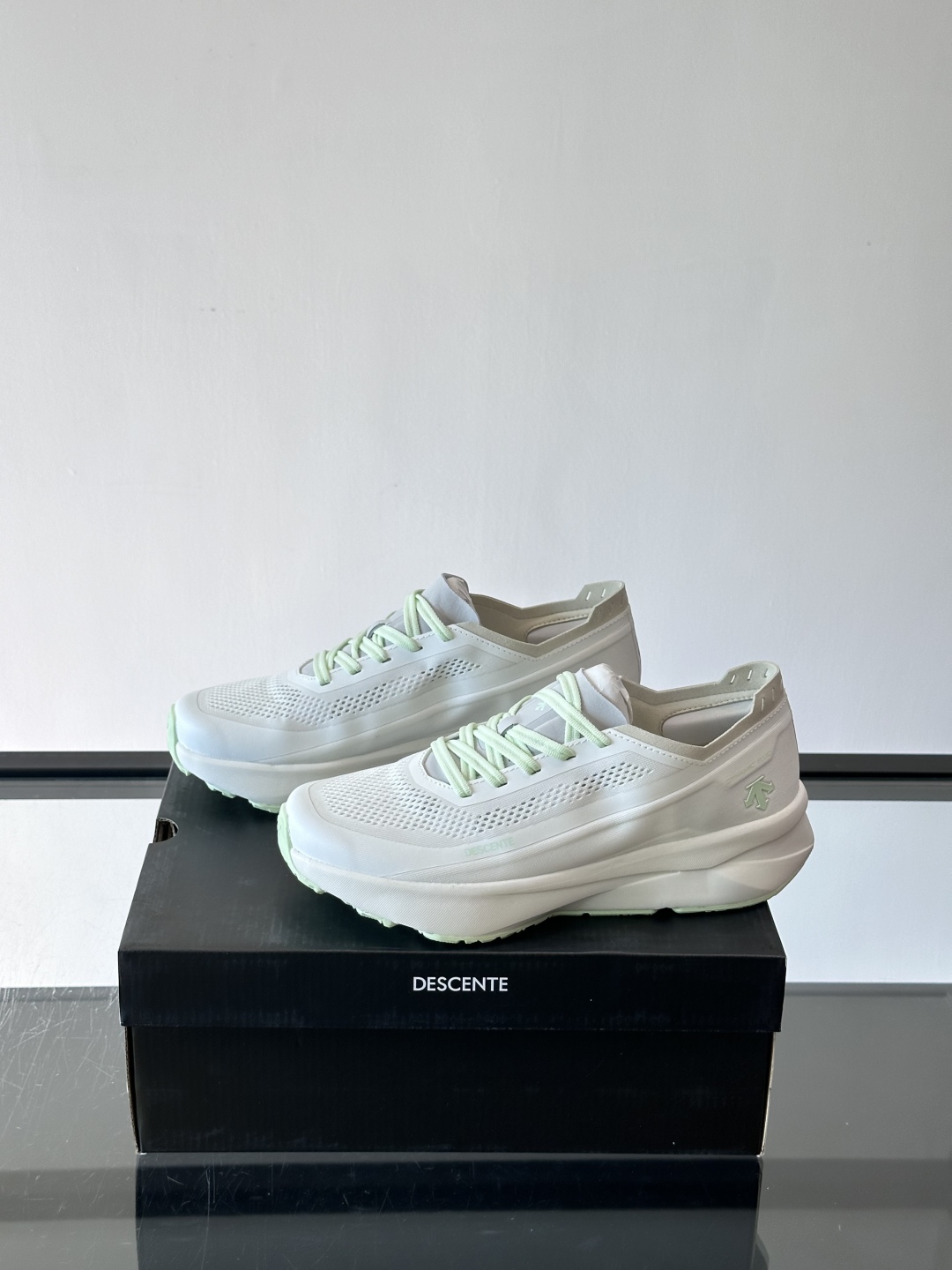 DESCENTE迪桑特新✅DESCENTE迪桑特跑步系列男女同款ENERZITE运动跑鞋DFLUID流体