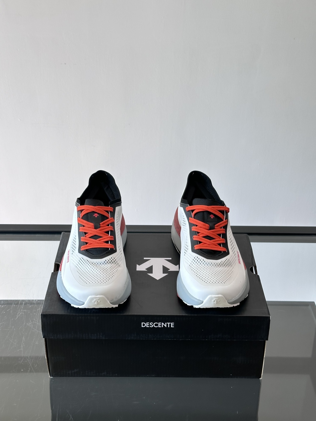 DESCENTE迪桑特新✅DESCENTE迪桑特跑步系列男女同款ENERZITE运动跑鞋DFLUID流体