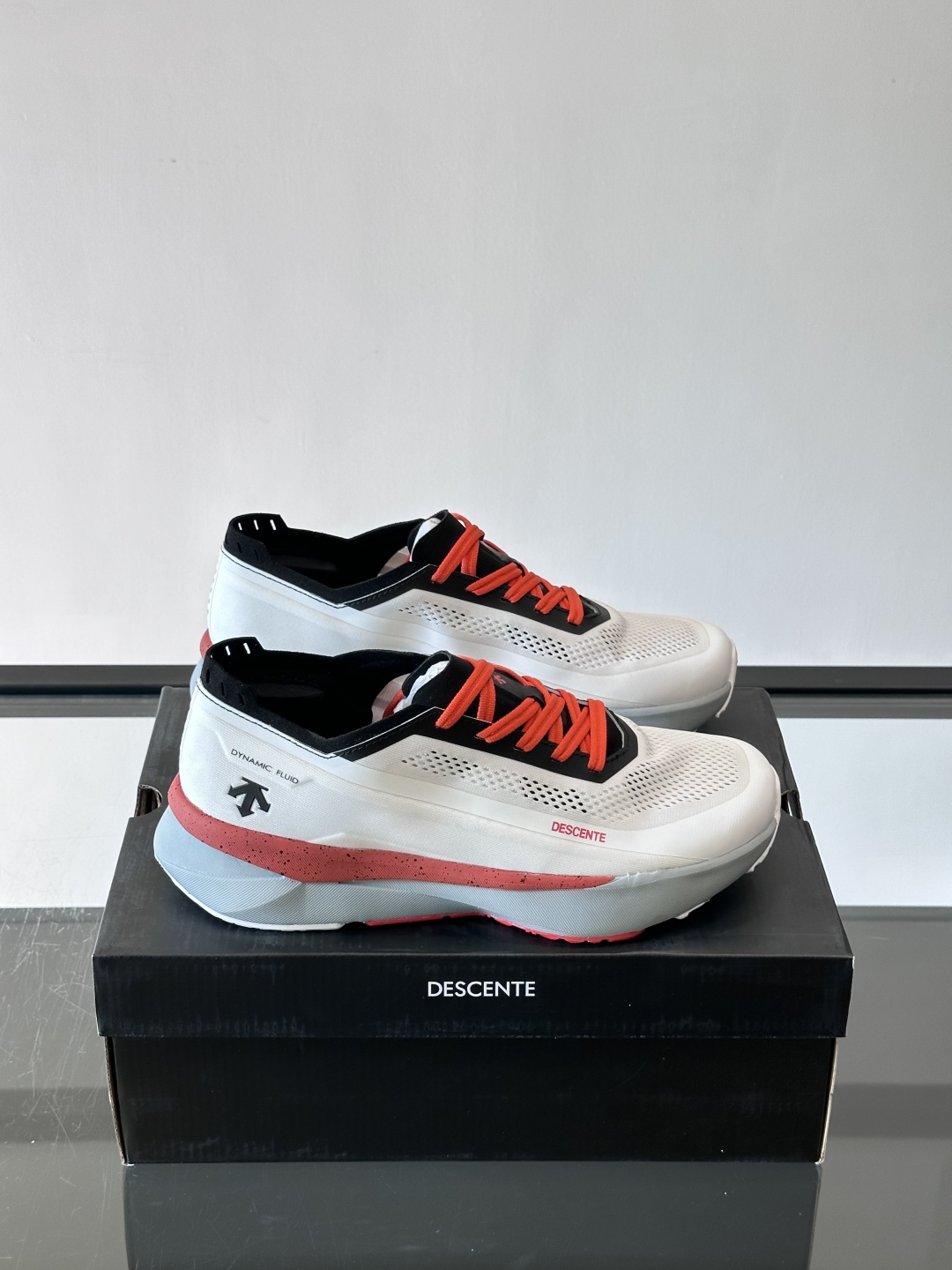 DESCENTE迪桑特新✅DESCENTE迪桑特跑步系列男女同款ENERZITE运动跑鞋DFLUID流体