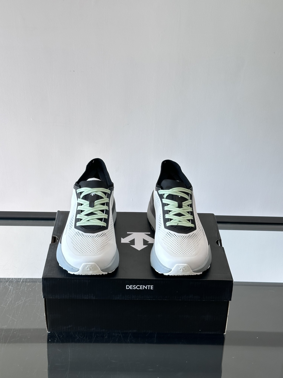 DESCENTE迪桑特新✅DESCENTE迪桑特跑步系列男女同款ENERZITE运动跑鞋DFLUID流体