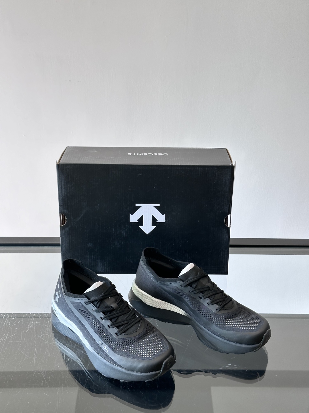 DESCENTE迪桑特新✅DESCENTE迪桑特跑步系列男女同款ENERZITE运动跑鞋DFLUID流体