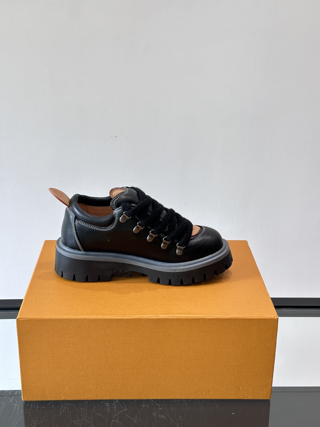 LV REMIX系带鞋法式复古的少女感老爹鞋👟LV Remix derby 25WF新品情侣款德比鞋以经