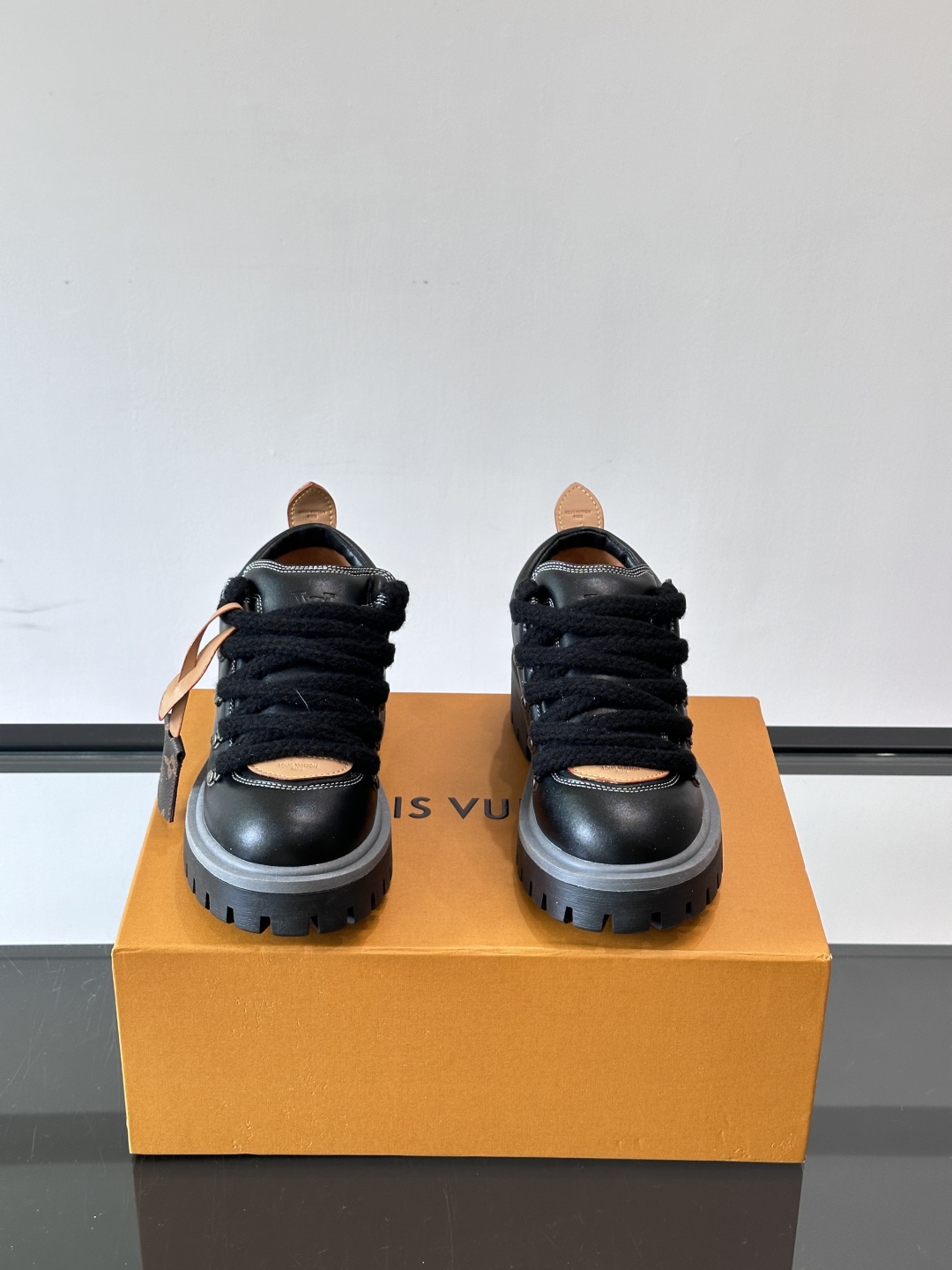 LV REMIX系带鞋法式复古的少女感老爹鞋👟LV Remix derby 25WF新品情侣款德比鞋以经