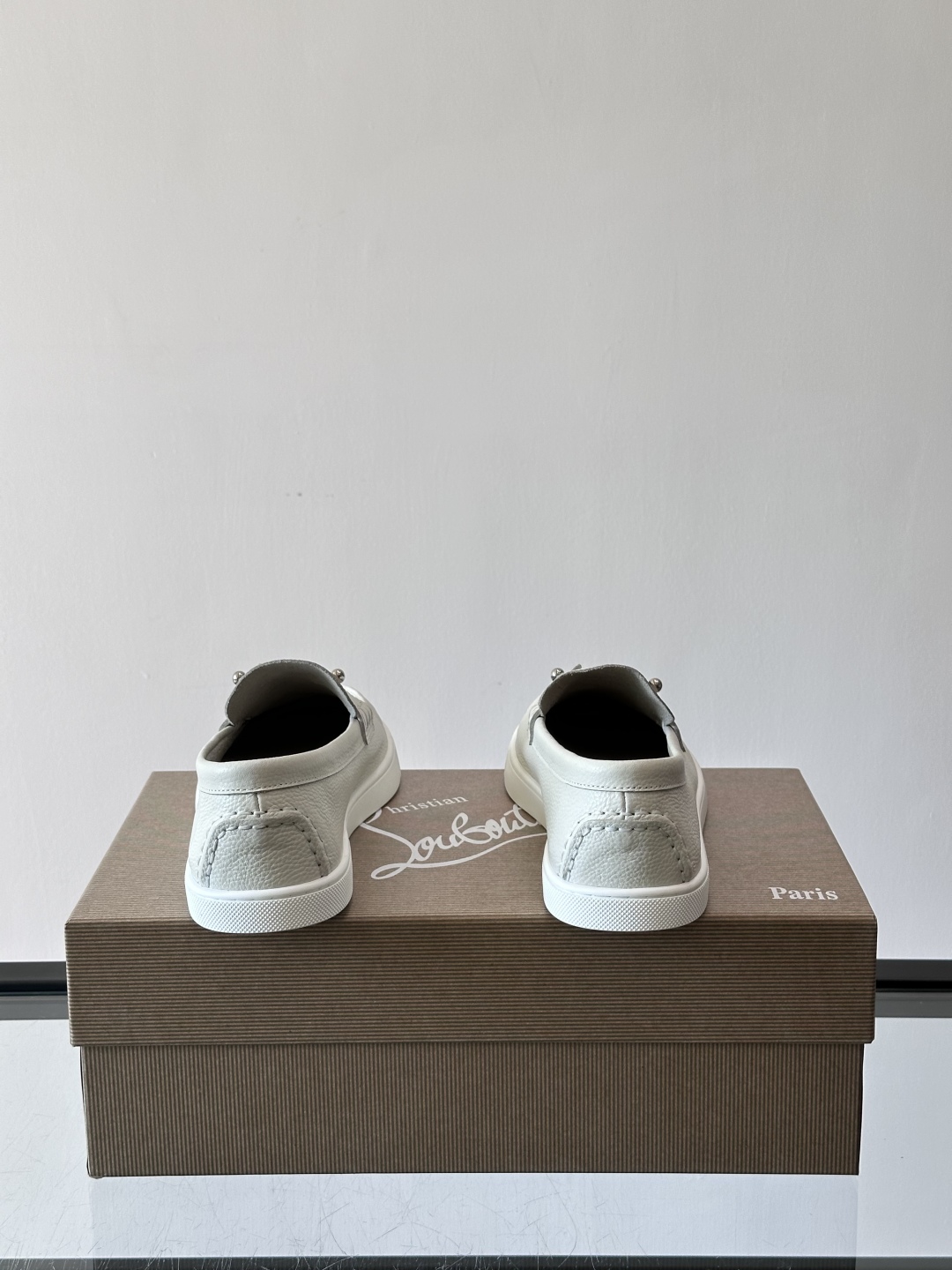 CL 休闲鞋一脚蹬 男士老钱风休闲鞋Christian Louboutin 休闲鞋👟！这双老钱风一脚蹬 