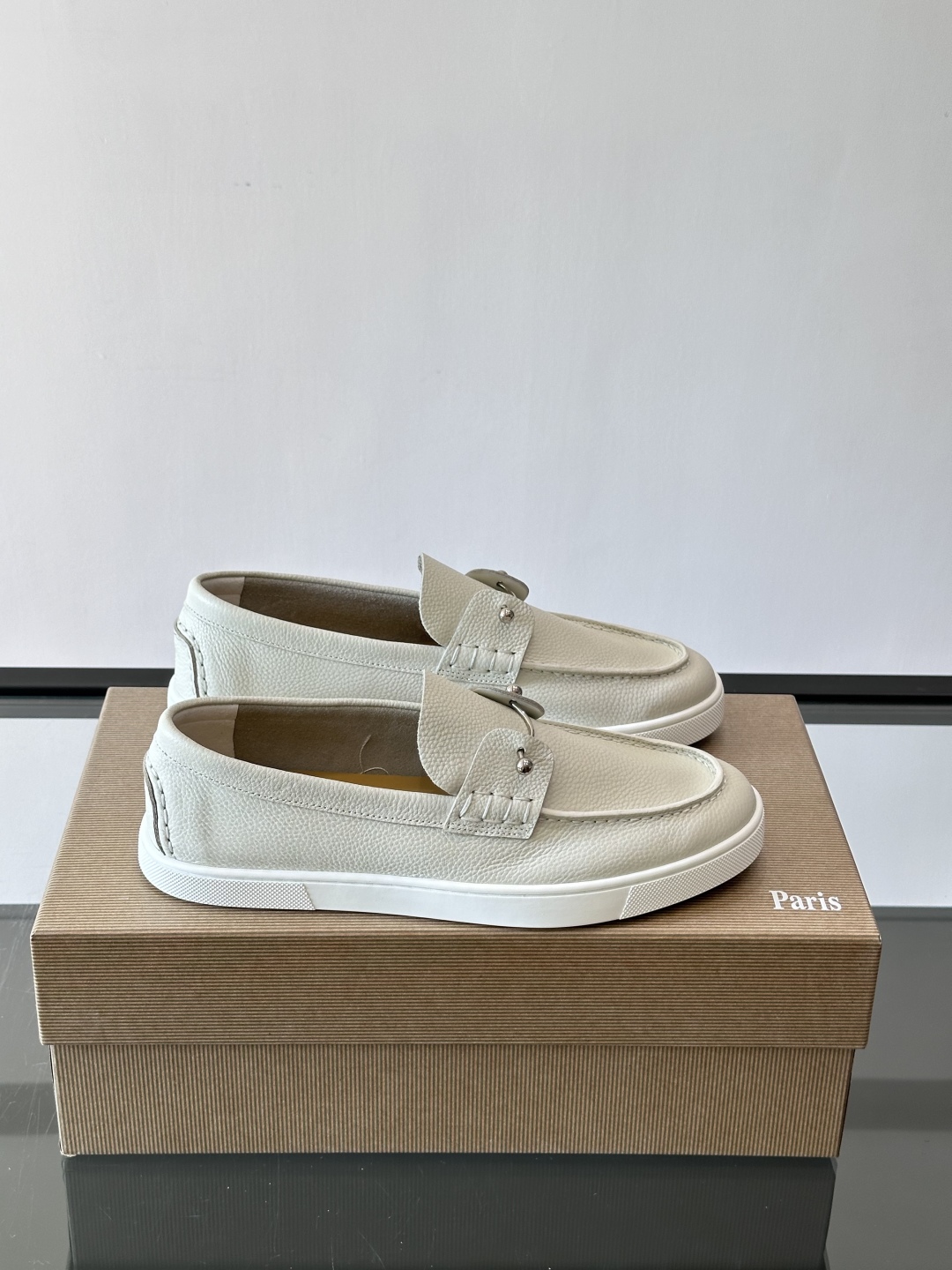 CL 休闲鞋一脚蹬 男士老钱风休闲鞋Christian Louboutin 休闲鞋👟！这双老钱风一脚蹬 