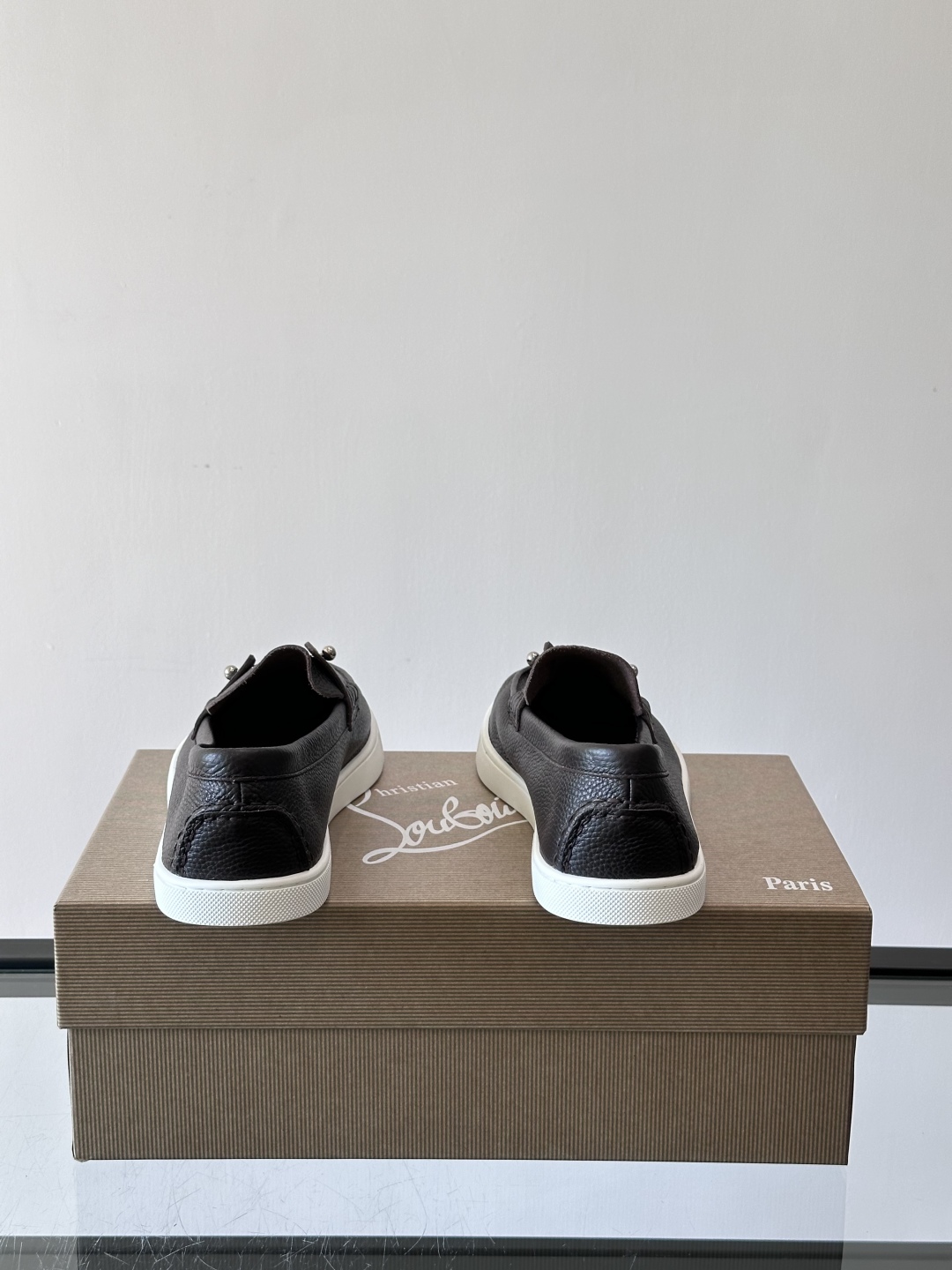 CL 休闲鞋一脚蹬 男士老钱风休闲鞋Christian Louboutin 休闲鞋👟！这双老钱风一脚蹬 