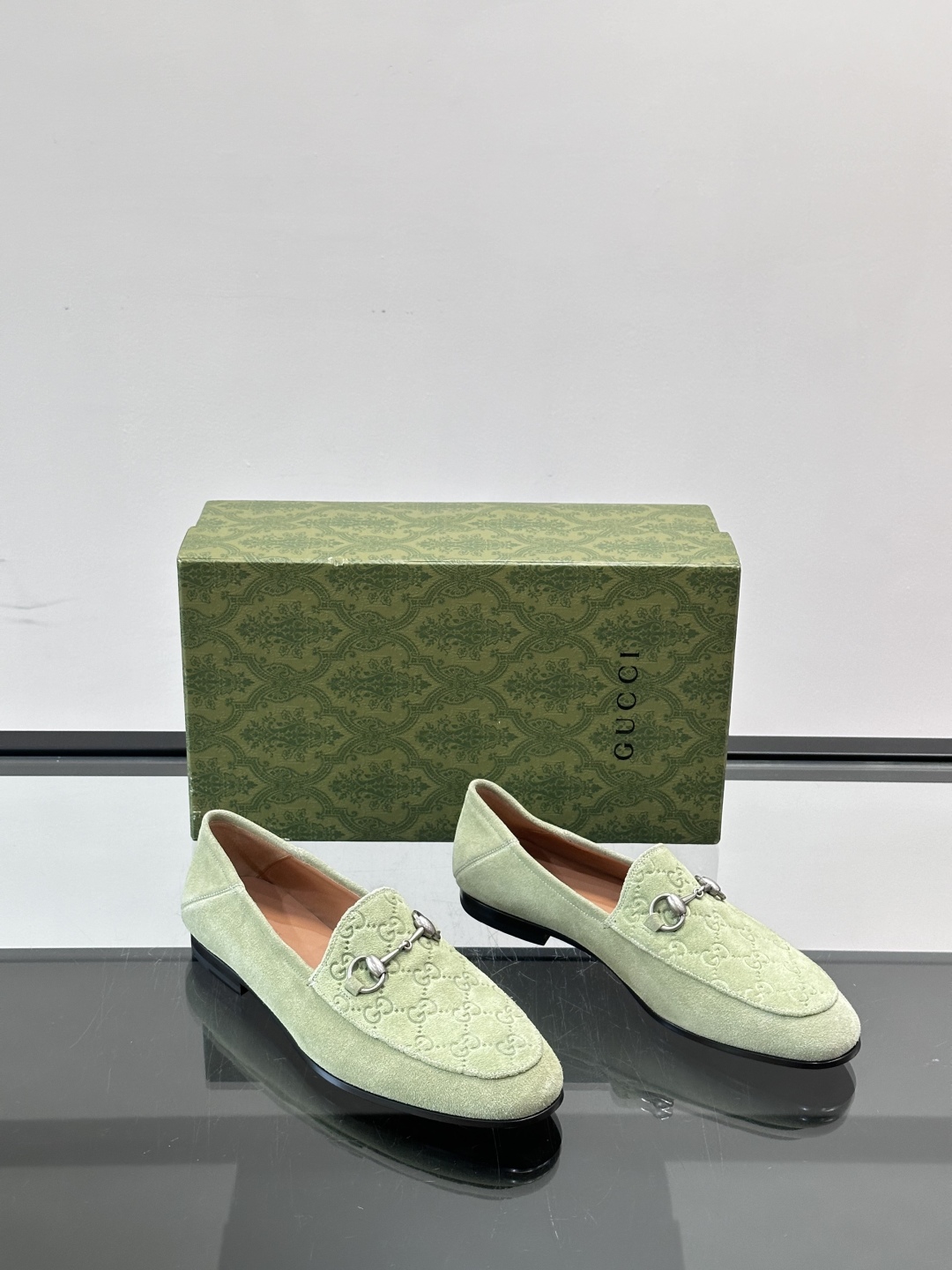 Gucci～高端真皮男士休闲皮鞋，鞋面选用进口头层牛皮材质。低调奢华气质十足，脚感舒适！真皮大底，头层牛