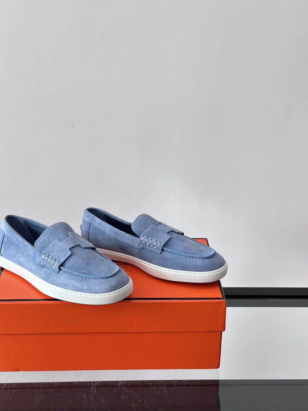 爱马仕 Job乐福鞋 👞麂皮山羊皮乐福鞋，搭配橡胶鞋底，经典“H”型鞋面。款式穿着感受舒适，打造休闲都市