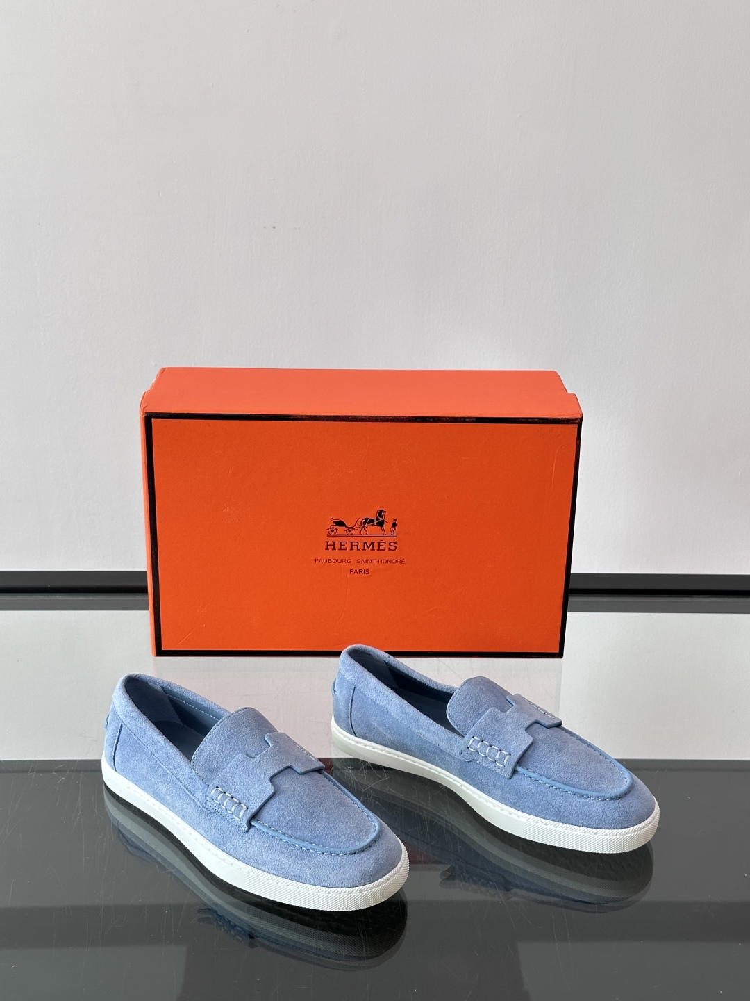 爱马仕 Job乐福鞋 👞麂皮山羊皮乐福鞋，搭配橡胶鞋底，经典“H”型鞋面。款式穿着感受舒适，打造休闲都市