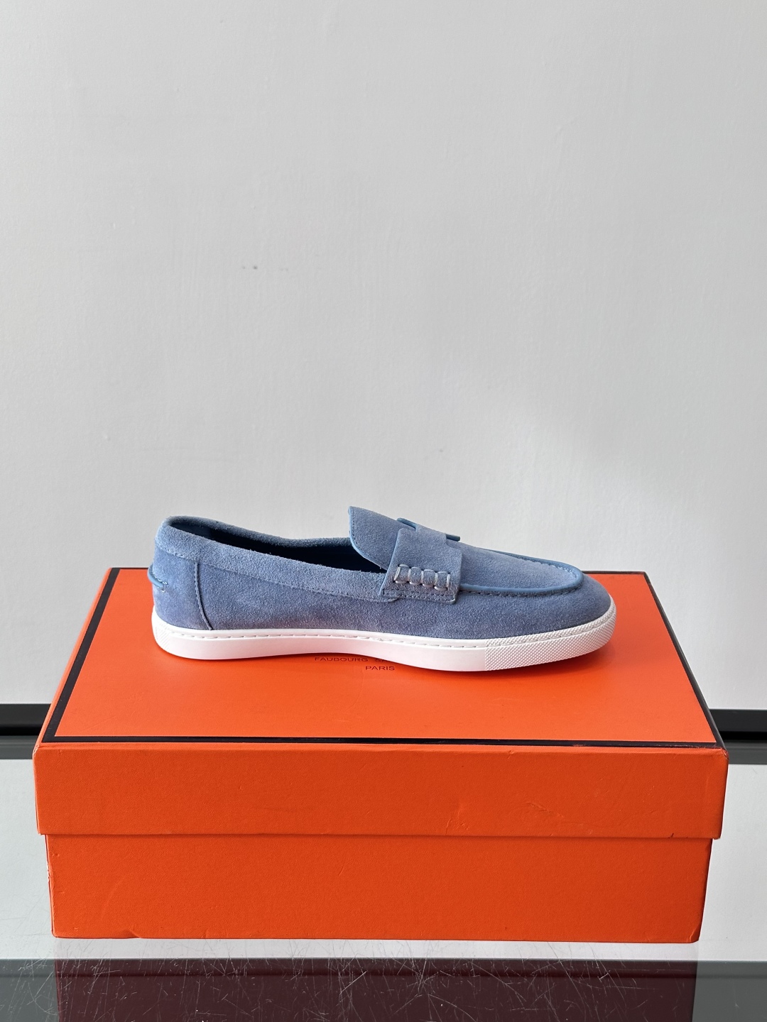 爱马仕 Job乐福鞋 👞麂皮山羊皮乐福鞋，搭配橡胶鞋底，经典“H”型鞋面。款式穿着感受舒适，打造休闲都市