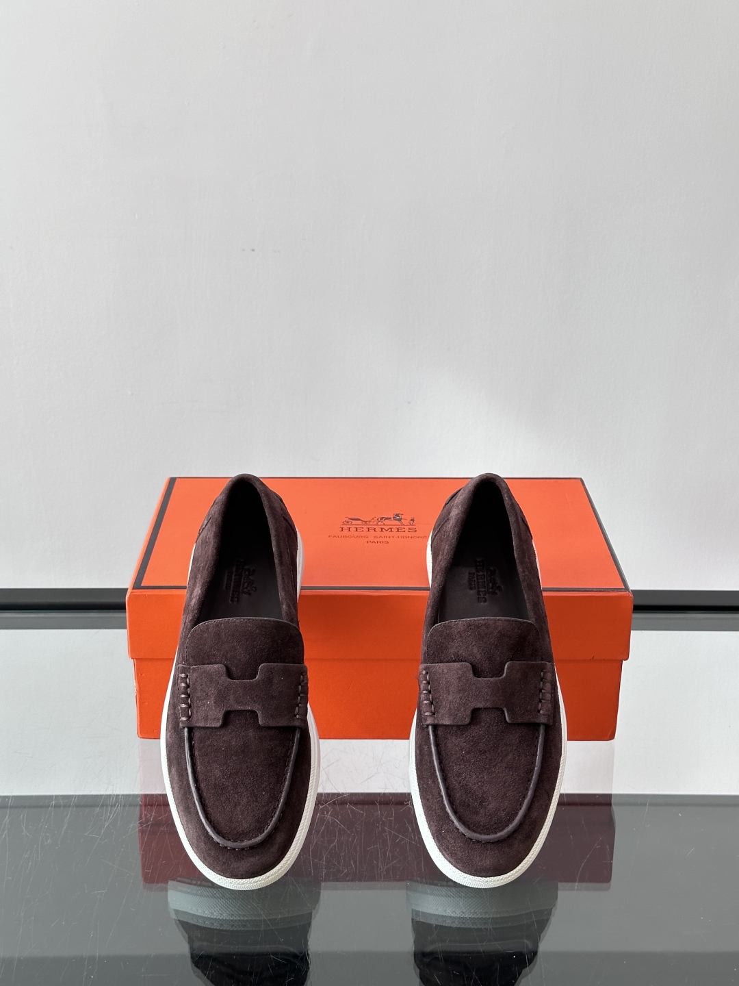 爱马仕 Job乐福鞋 👞麂皮山羊皮乐福鞋，搭配橡胶鞋底，经典“H”型鞋面。款式穿着感受舒适，打造休闲都市