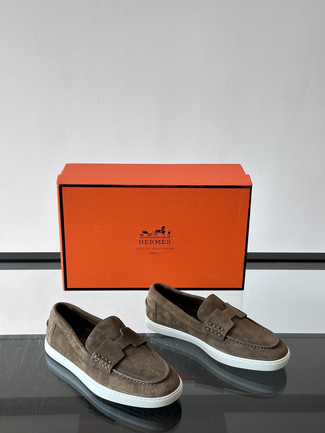 爱马仕 Job乐福鞋 👞麂皮山羊皮乐福鞋，搭配橡胶鞋底，经典“H”型鞋面。款式穿着感受舒适，打造休闲都市