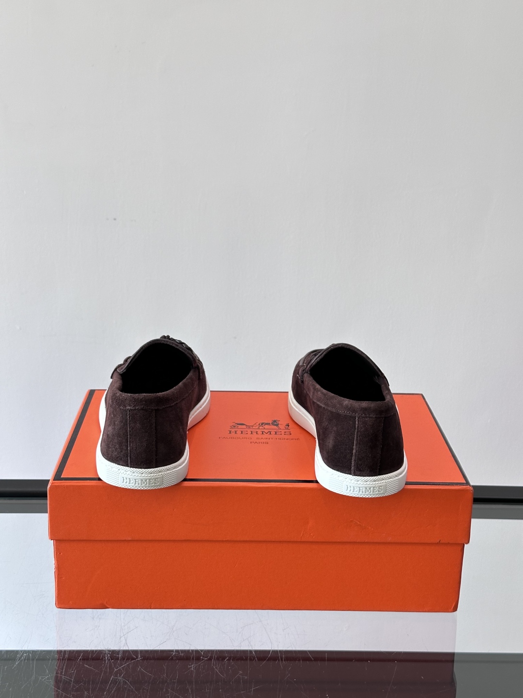 H爱马仕Ignacio乐福鞋👞。麂皮小牛皮乐福鞋，饰有皮革编绳和镀钯“Chaine d'Ancre”鞋扣