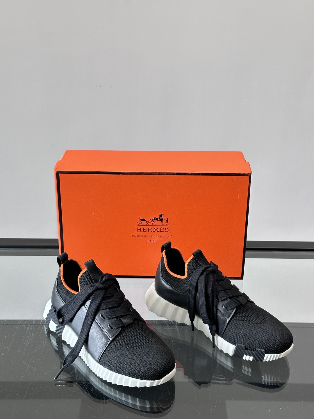 Hermes Bouncing运动鞋👟上新顶级原单品质，市面最高版本❗️ 原版开模大底。一分钱一分货，真