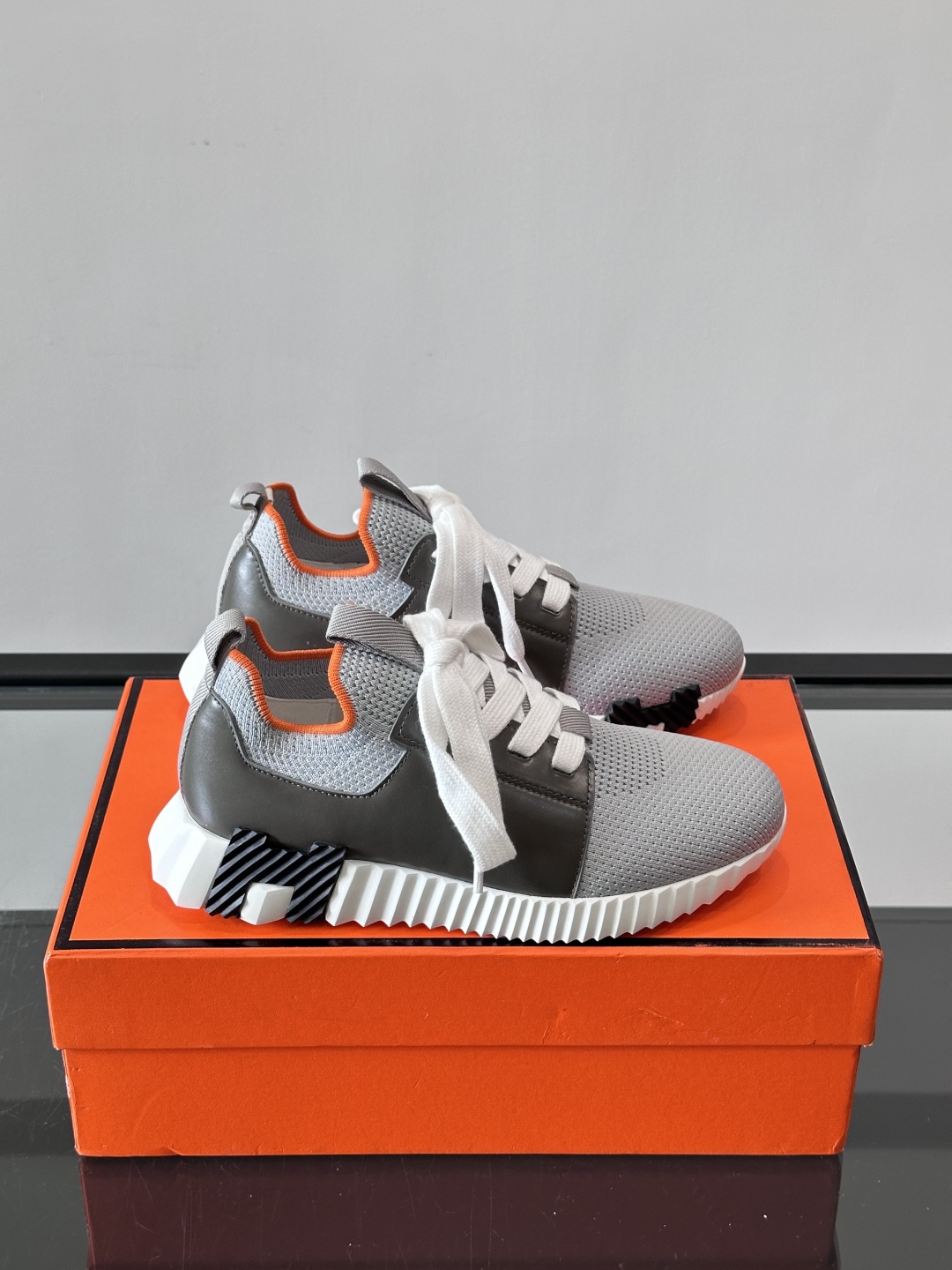Hermes Bouncing运动鞋👟上新顶级原单品质，市面最高版本❗️ 原版开模大底。一分钱一分货，真