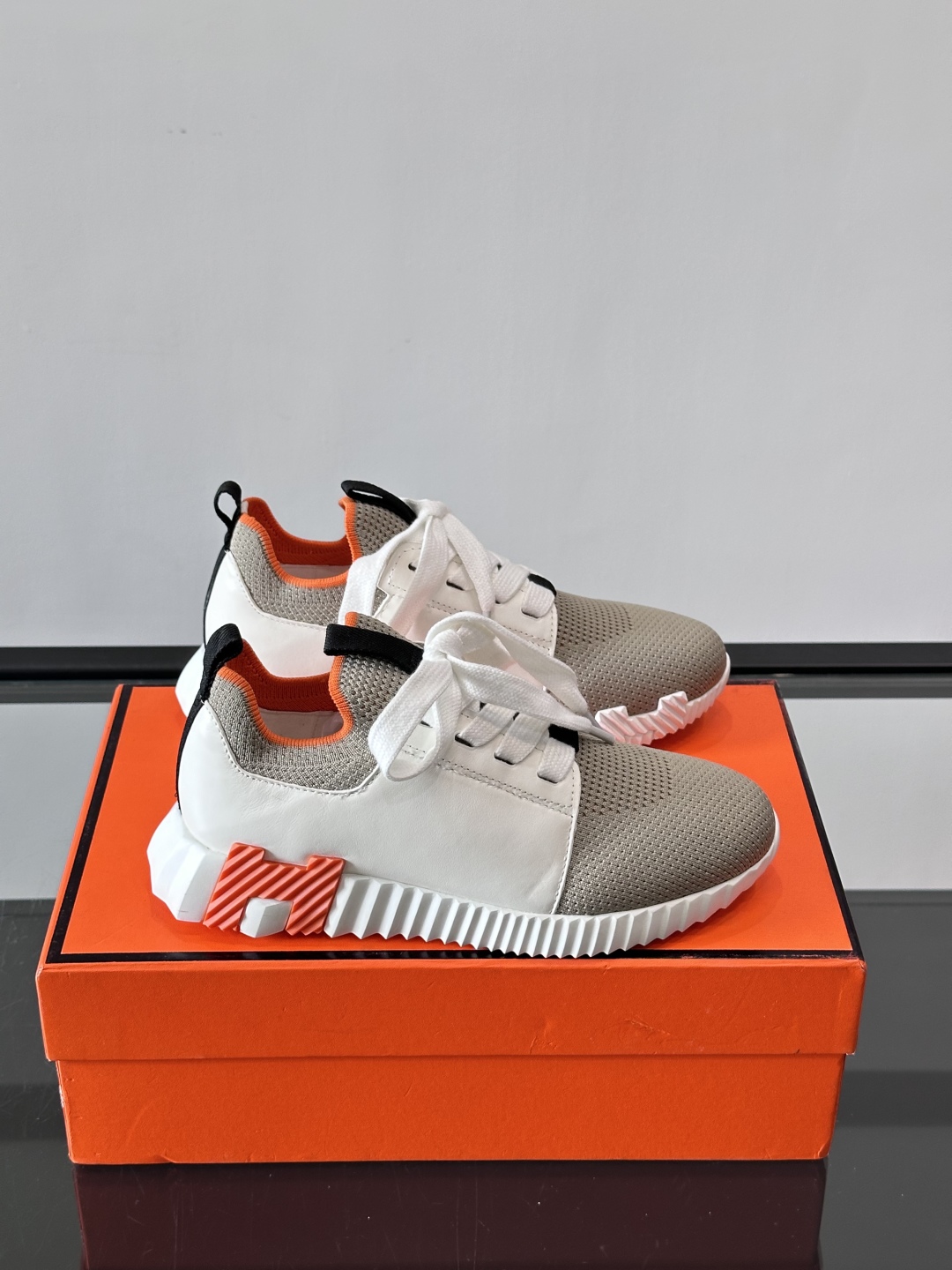 Hermes Bouncing运动鞋👟上新顶级原单品质，市面最高版本❗️ 原版开模大底。一分钱一分货，真