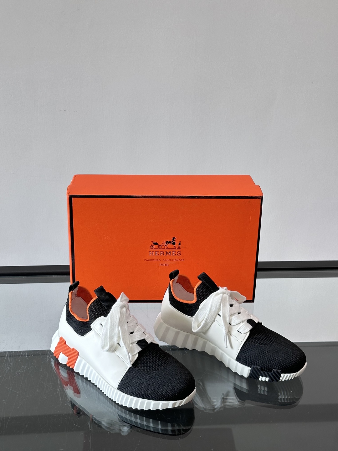 Hermes Bouncing运动鞋👟上新顶级原单品质，市面最高版本❗️ 原版开模大底。一分钱一分货，真