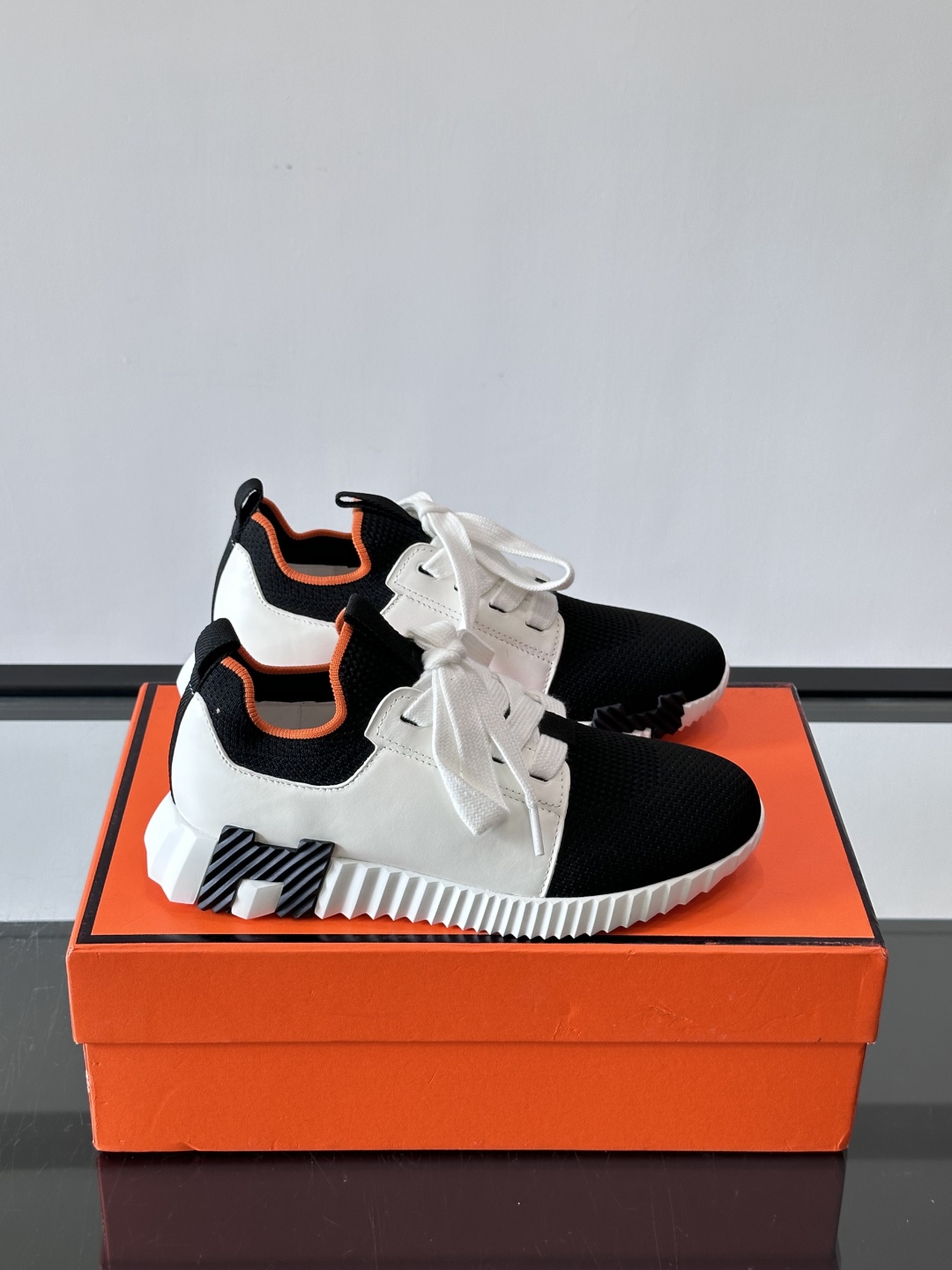 Hermes Bouncing运动鞋👟上新顶级原单品质，市面最高版本❗️ 原版开模大底。一分钱一分货，真
