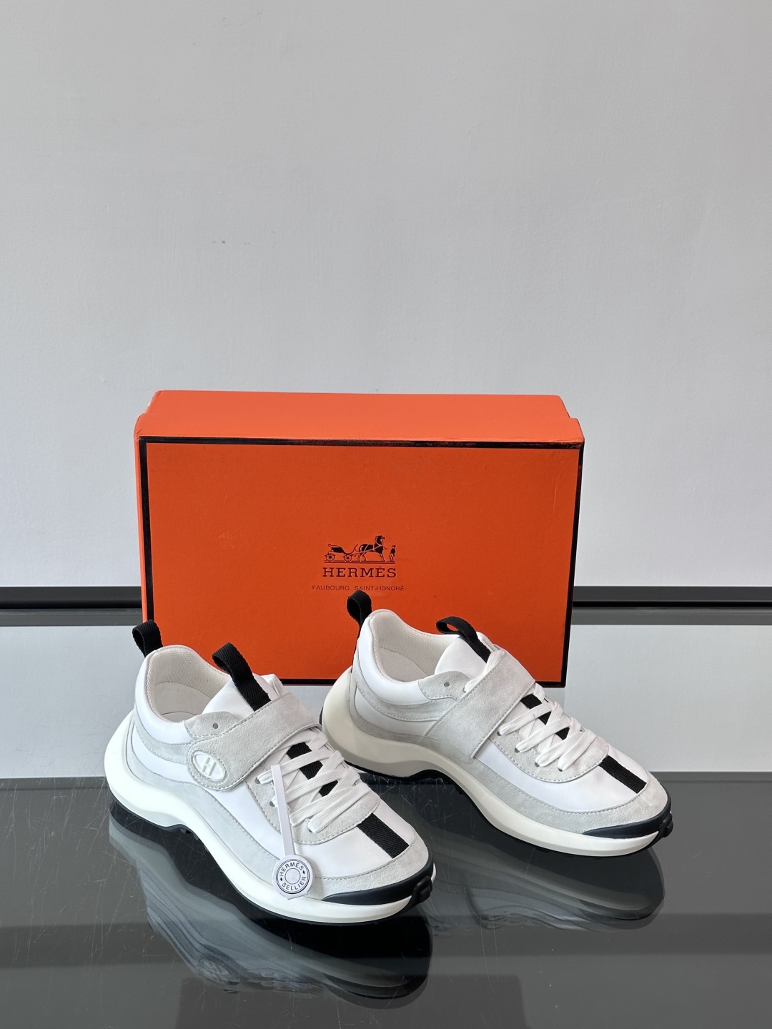 🐎𝐇𝐄𝐑*𝐄𝐒 25ss新款LooP sneaker情侣款👫皮革休闲运动鞋原版购入代购级别材质与工艺采用