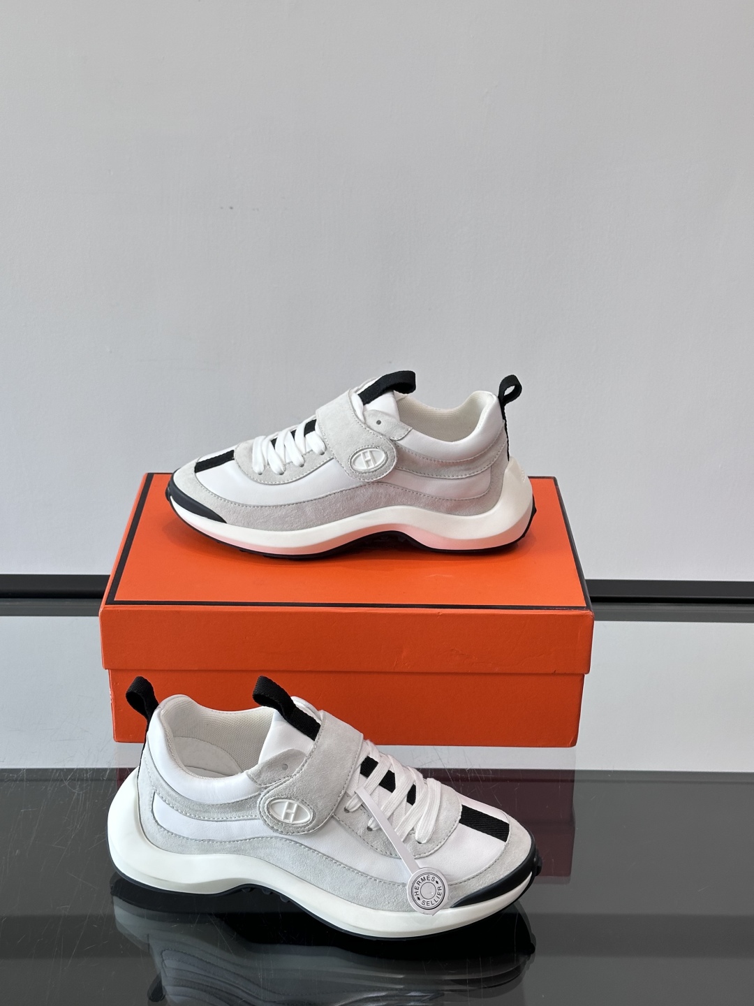 🐎𝐇𝐄𝐑*𝐄𝐒 25ss新款LooP sneaker情侣款👫皮革休闲运动鞋原版购入代购级别材质与工艺采用