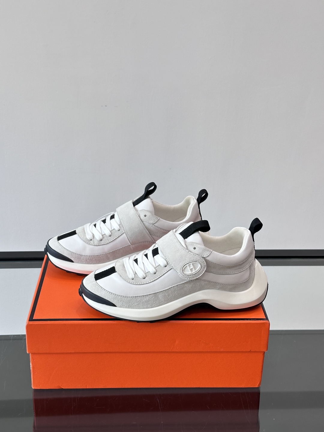 🐎𝐇𝐄𝐑*𝐄𝐒 25ss新款LooP sneaker情侣款👫皮革休闲运动鞋原版购入代购级别材质与工艺采用