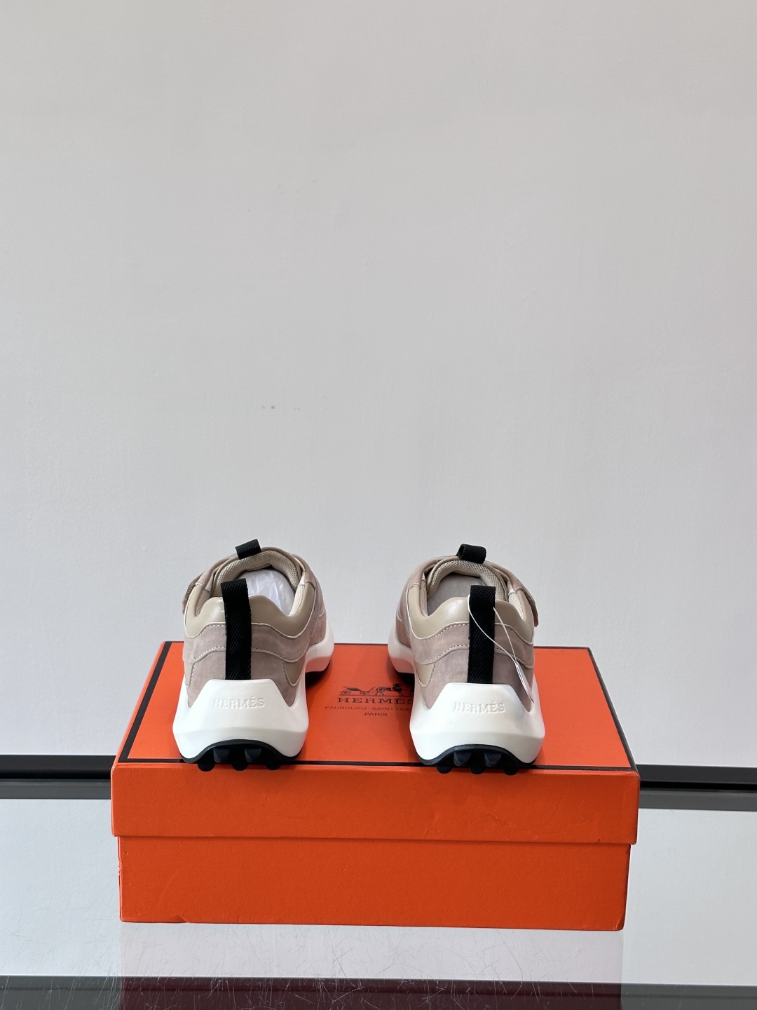 🐎𝐇𝐄𝐑*𝐄𝐒 25ss新款LooP sneaker情侣款👫皮革休闲运动鞋原版购入代购级别材质与工艺采用