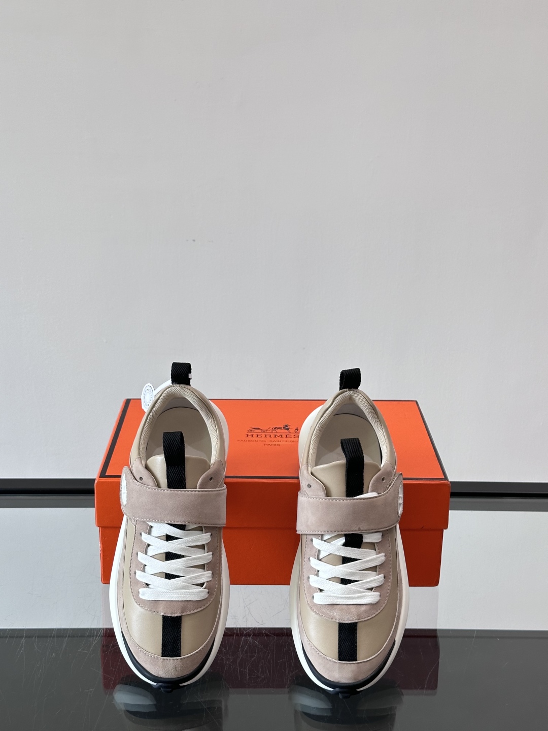 🐎𝐇𝐄𝐑*𝐄𝐒 25ss新款LooP sneaker情侣款👫皮革休闲运动鞋原版购入代购级别材质与工艺采用