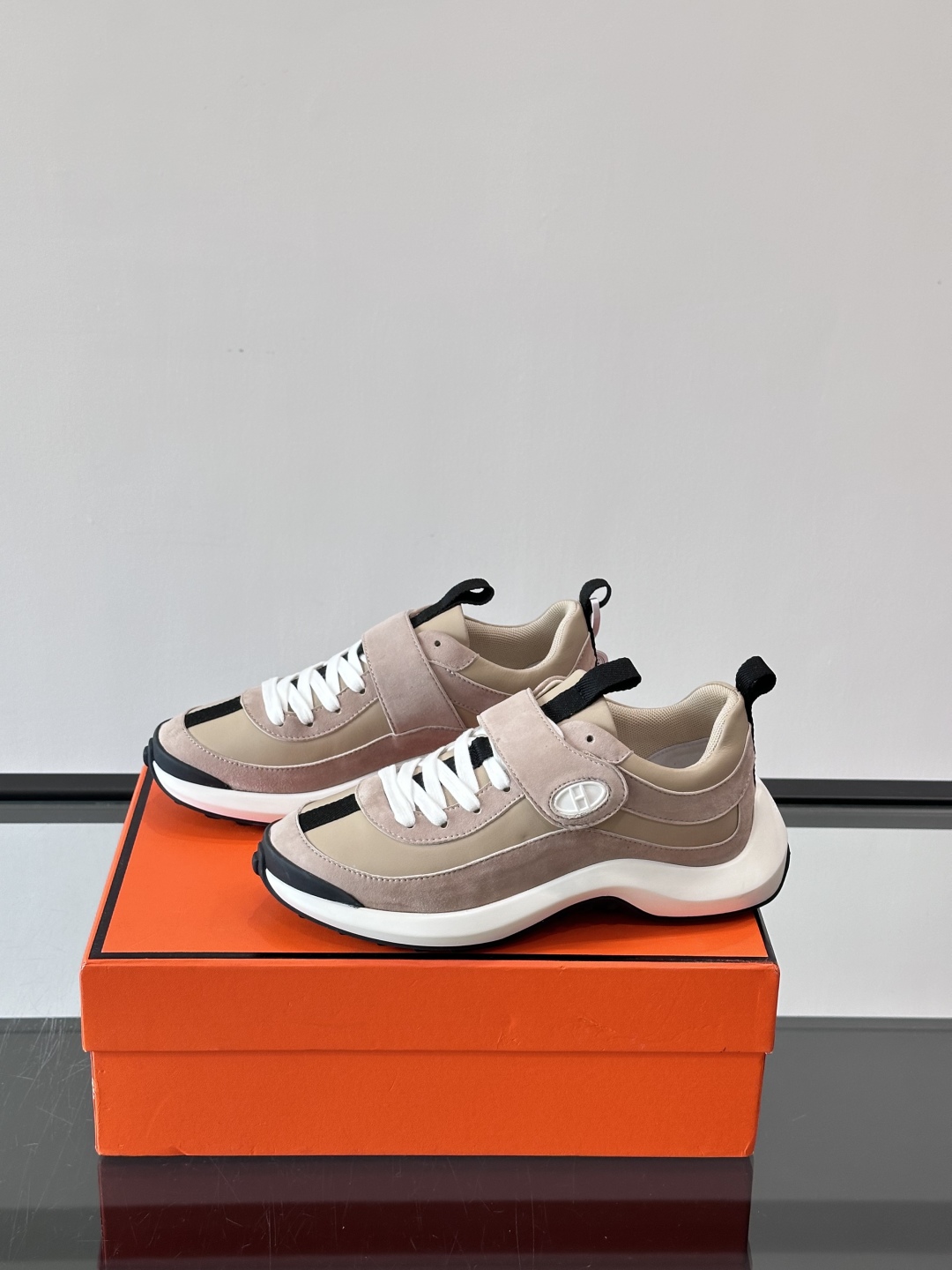🐎𝐇𝐄𝐑*𝐄𝐒 25ss新款LooP sneaker情侣款👫皮革休闲运动鞋原版购入代购级别材质与工艺采用
