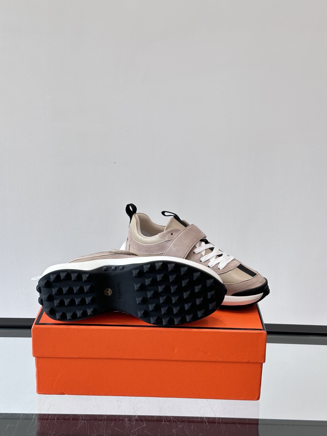 🐎𝐇𝐄𝐑*𝐄𝐒 25ss新款LooP sneaker情侣款👫皮革休闲运动鞋原版购入代购级别材质与工艺采用