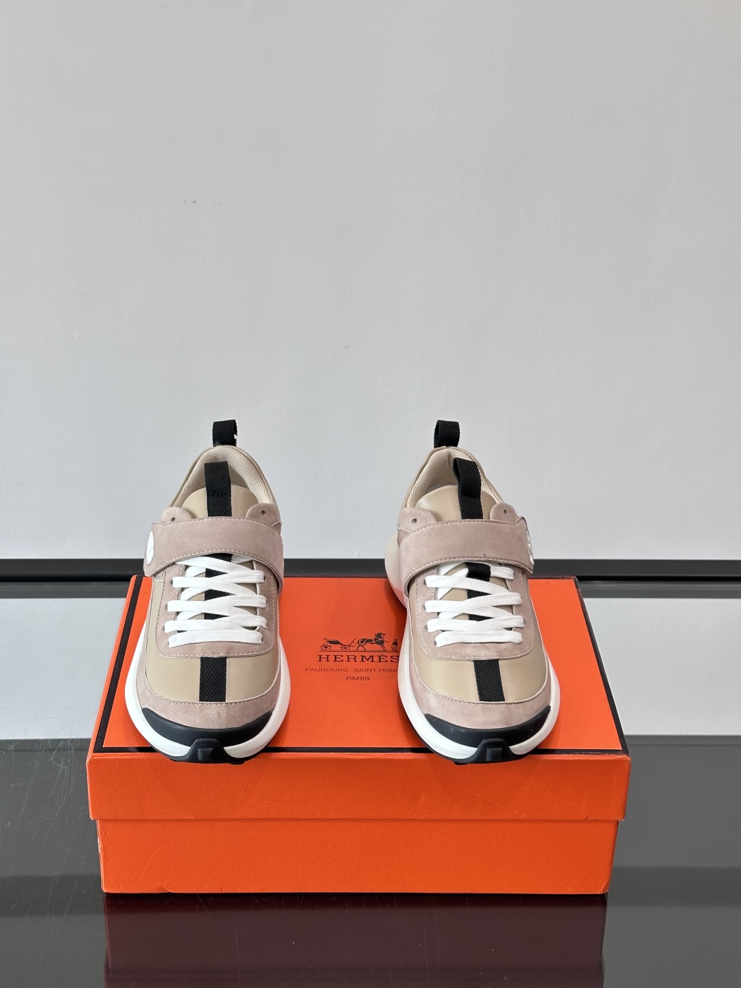 🐎𝐇𝐄𝐑*𝐄𝐒 25ss新款LooP sneaker情侣款👫皮革休闲运动鞋原版购入代购级别材质与工艺采用