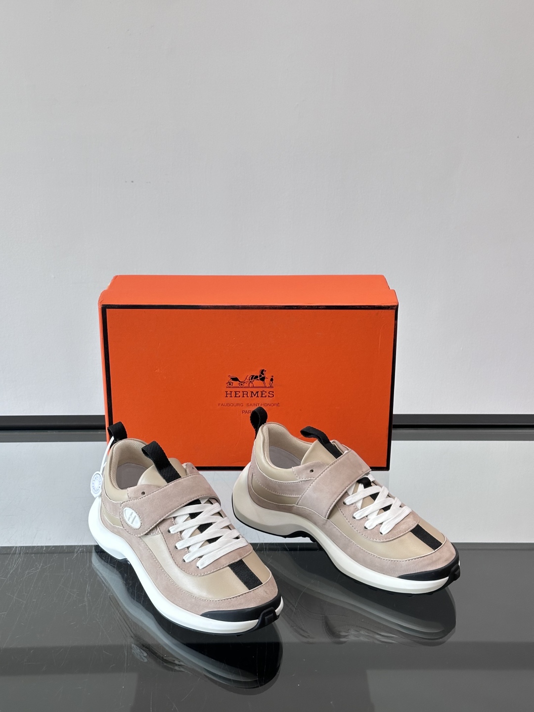 🐎𝐇𝐄𝐑*𝐄𝐒 25ss新款LooP sneaker情侣款👫皮革休闲运动鞋原版购入代购级别材质与工艺采用