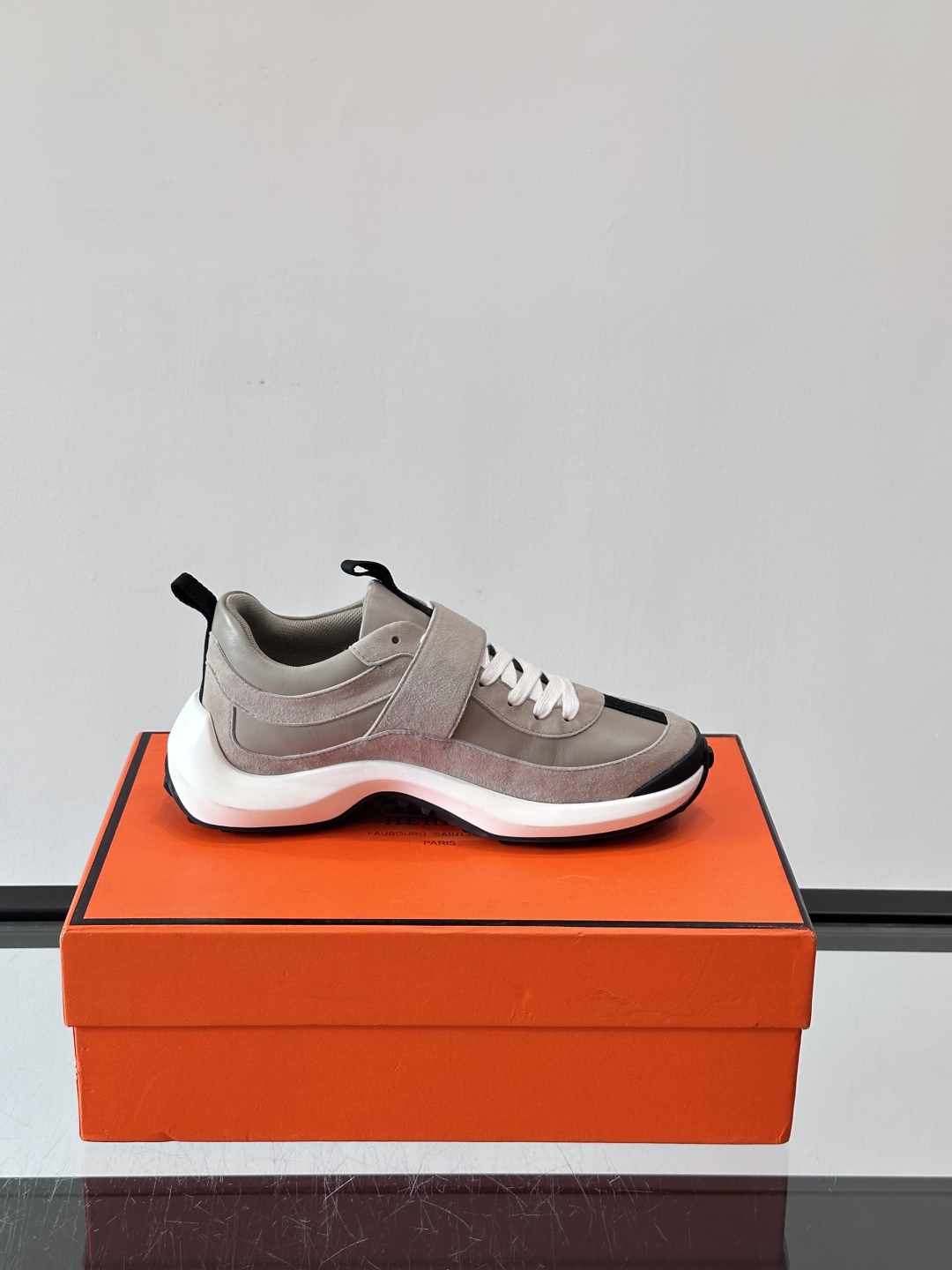 🐎𝐇𝐄𝐑*𝐄𝐒 25ss新款LooP sneaker情侣款👫皮革休闲运动鞋原版购入代购级别材质与工艺采用