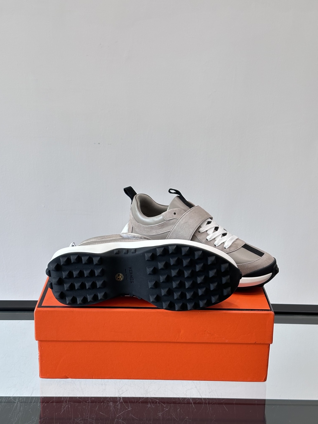 🐎𝐇𝐄𝐑*𝐄𝐒 25ss新款LooP sneaker情侣款👫皮革休闲运动鞋原版购入代购级别材质与工艺采用