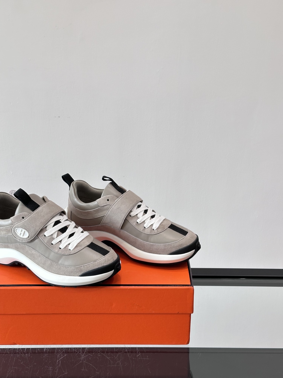 🐎𝐇𝐄𝐑*𝐄𝐒 25ss新款LooP sneaker情侣款👫皮革休闲运动鞋原版购入代购级别材质与工艺采用