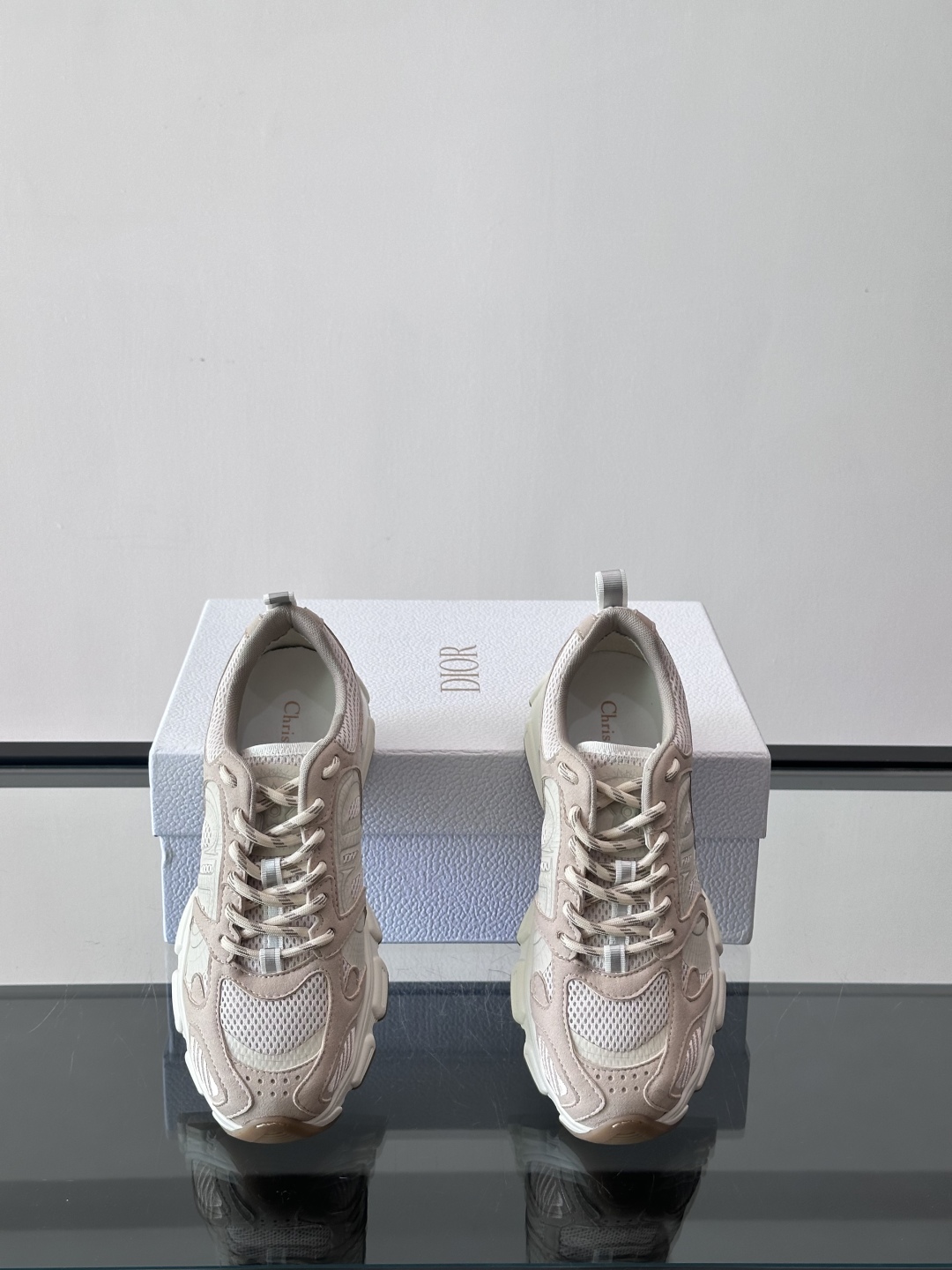 𝐂𝐡𝐫𝐢𝐬𝐭𝐢𝐚𝐧 𝐃𝐢𝐨𝐫# 迪奥 Dior Chrono新款休闲运动鞋跑鞋老爹鞋 真的酷毙了，未来感