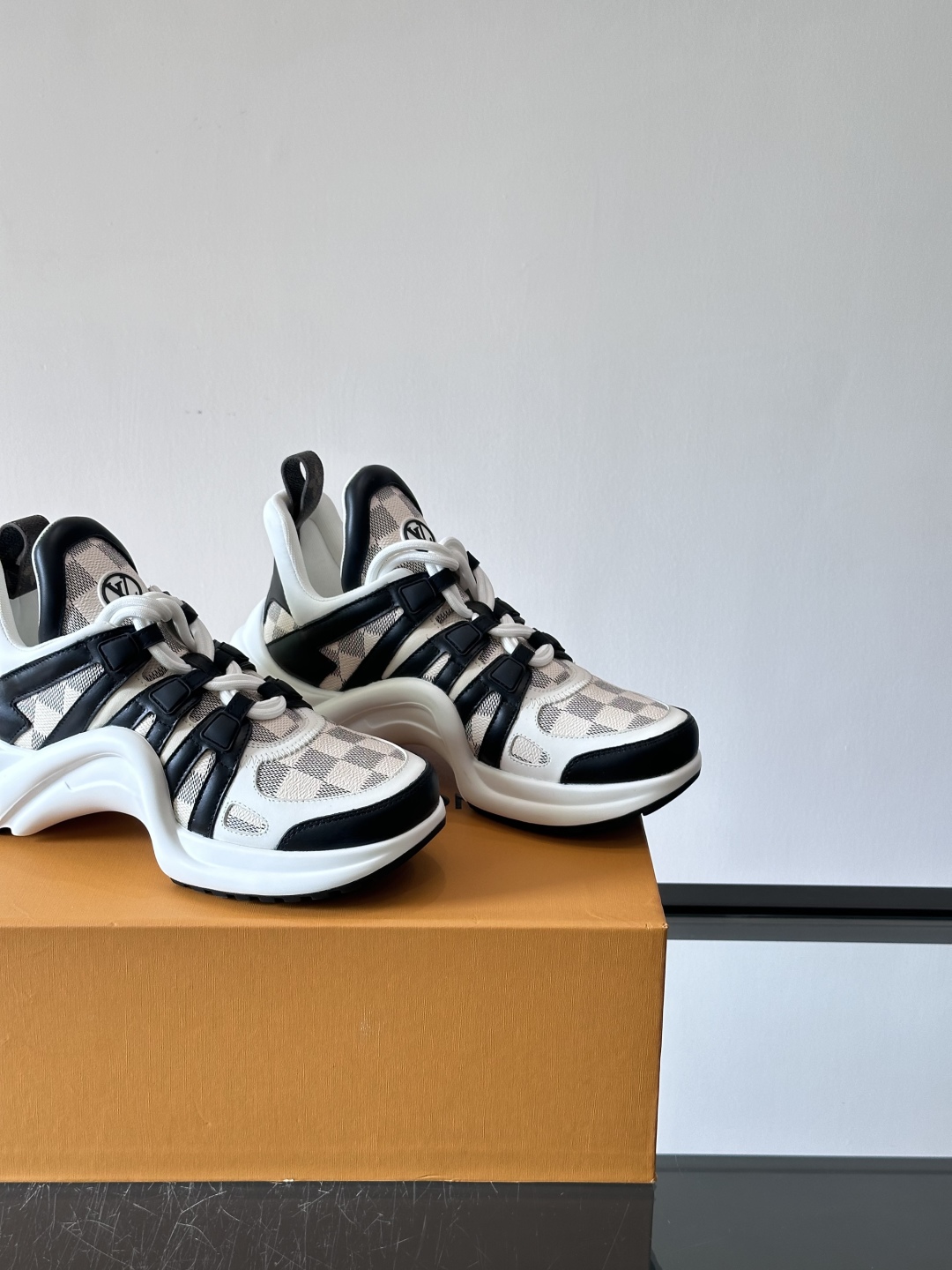 𝐋𝐕 𝐀𝐫𝐜𝐡𝐥𝐢𝐠𝐡𝐭# 路易威登新配色老爹鞋 迪丽热巴 钟楚曦 宋妍霏都是老爹鞋的忠实粉丝 ～不断的
