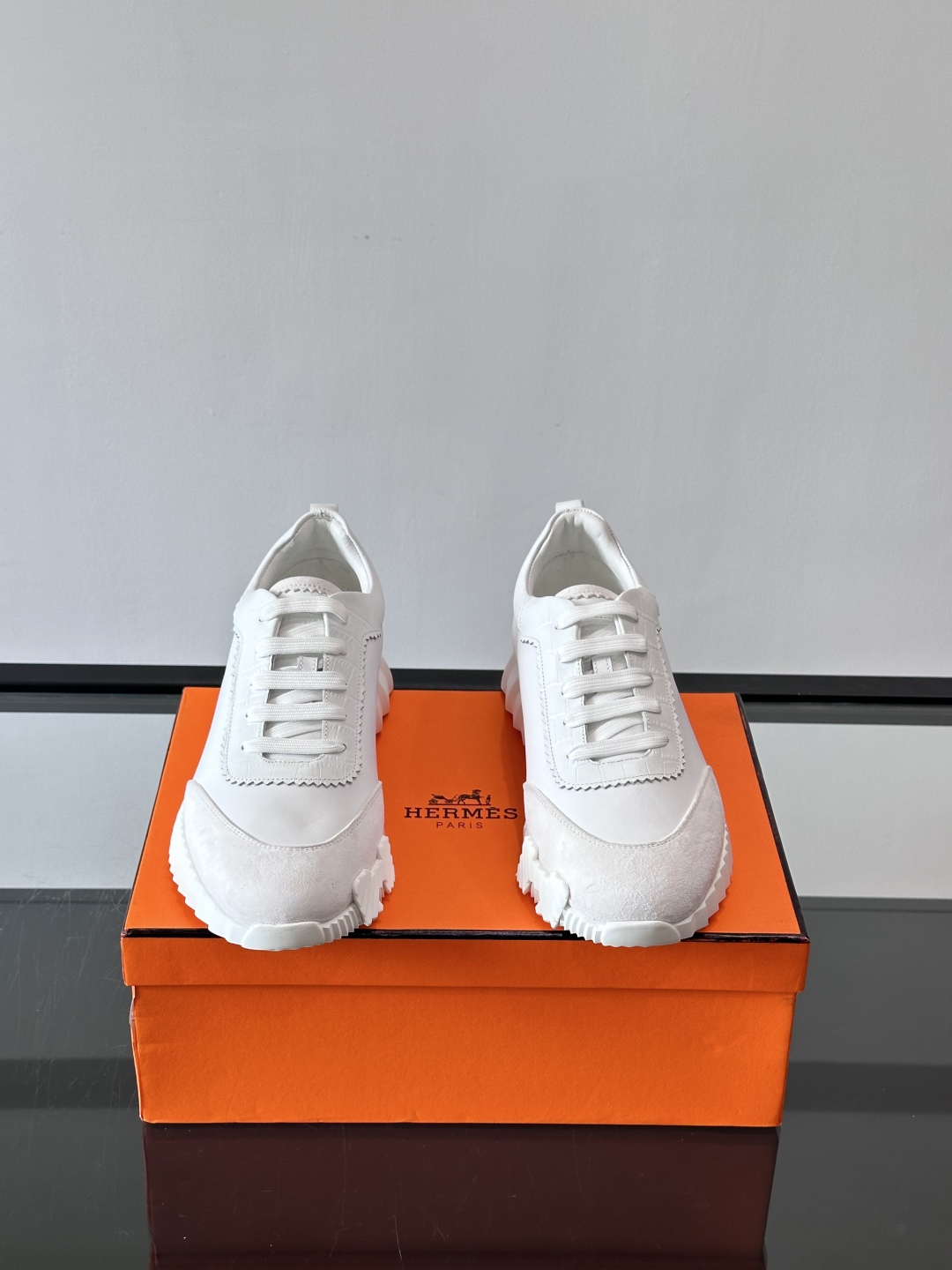 H爱马仕新款Bouncing运动鞋新款H家bouncing 运动鞋✔️白色橡胶鞋底，侧后方有H字母log