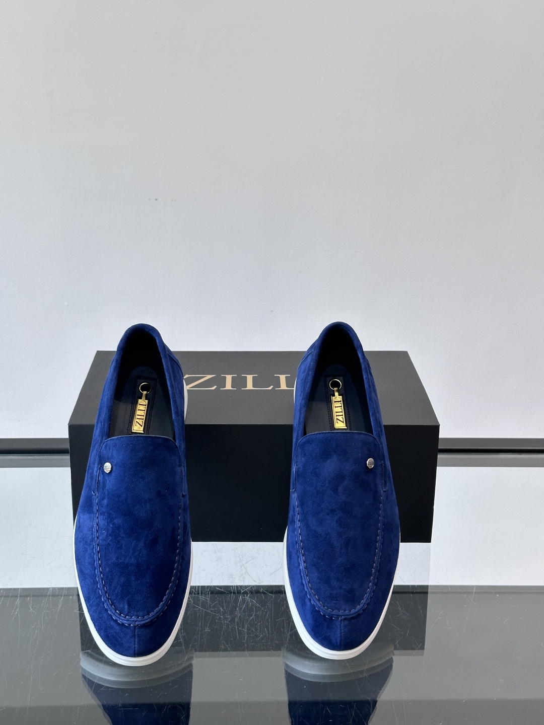 ZILLI法国顶奢男鞋👞ZILLI目之所及‼️简约风貌随心而行。‼️神形兼备，谱写男士魅力。👀棱角之间，