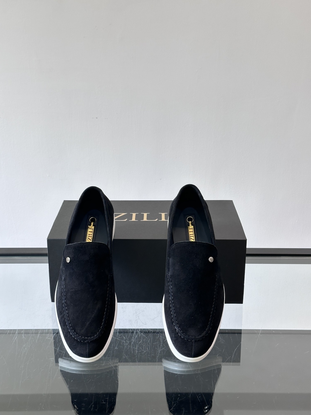 ZILLI法国顶奢男鞋👞ZILLI目之所及‼️简约风貌随心而行。‼️神形兼备，谱写男士魅力。👀棱角之间，
