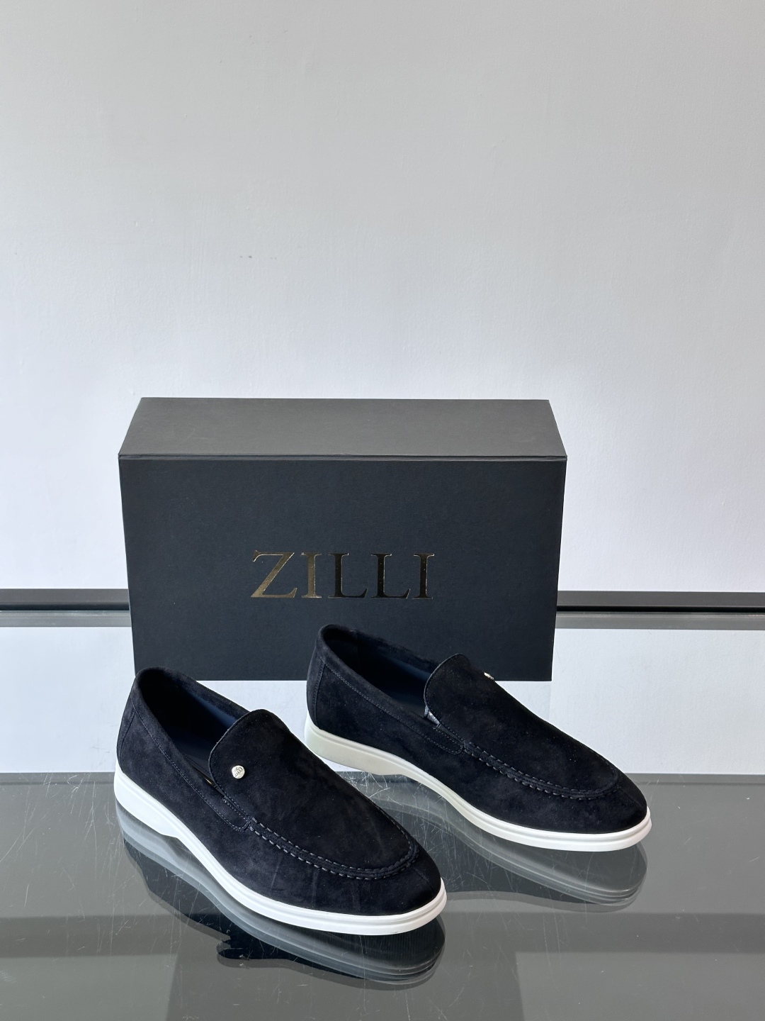 ZILLI法国顶奢男鞋👞ZILLI目之所及‼️简约风貌随心而行。‼️神形兼备，谱写男士魅力。👀棱角之间，