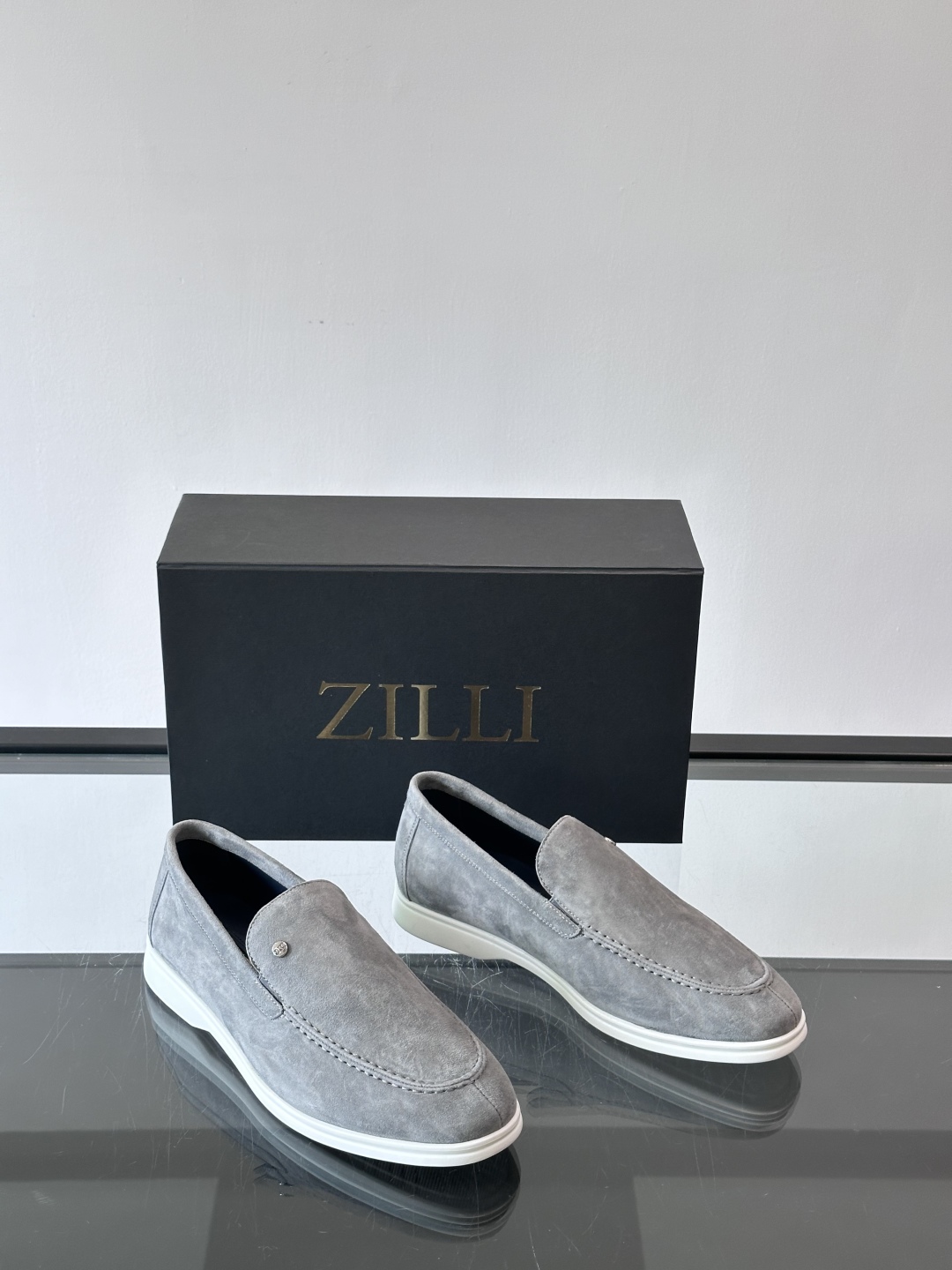 ZILLI法国顶奢男鞋👞ZILLI目之所及‼️简约风貌随心而行。‼️神形兼备，谱写男士魅力。👀棱角之间，
